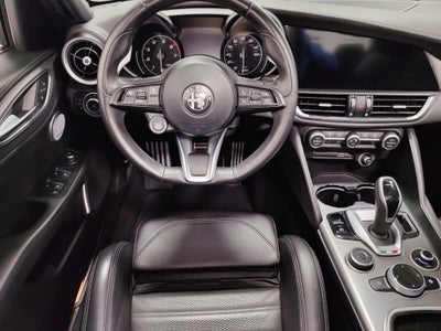 2022 Alfa Romeo Giulia Veloce Premium AWD w/Sunroof & Nav