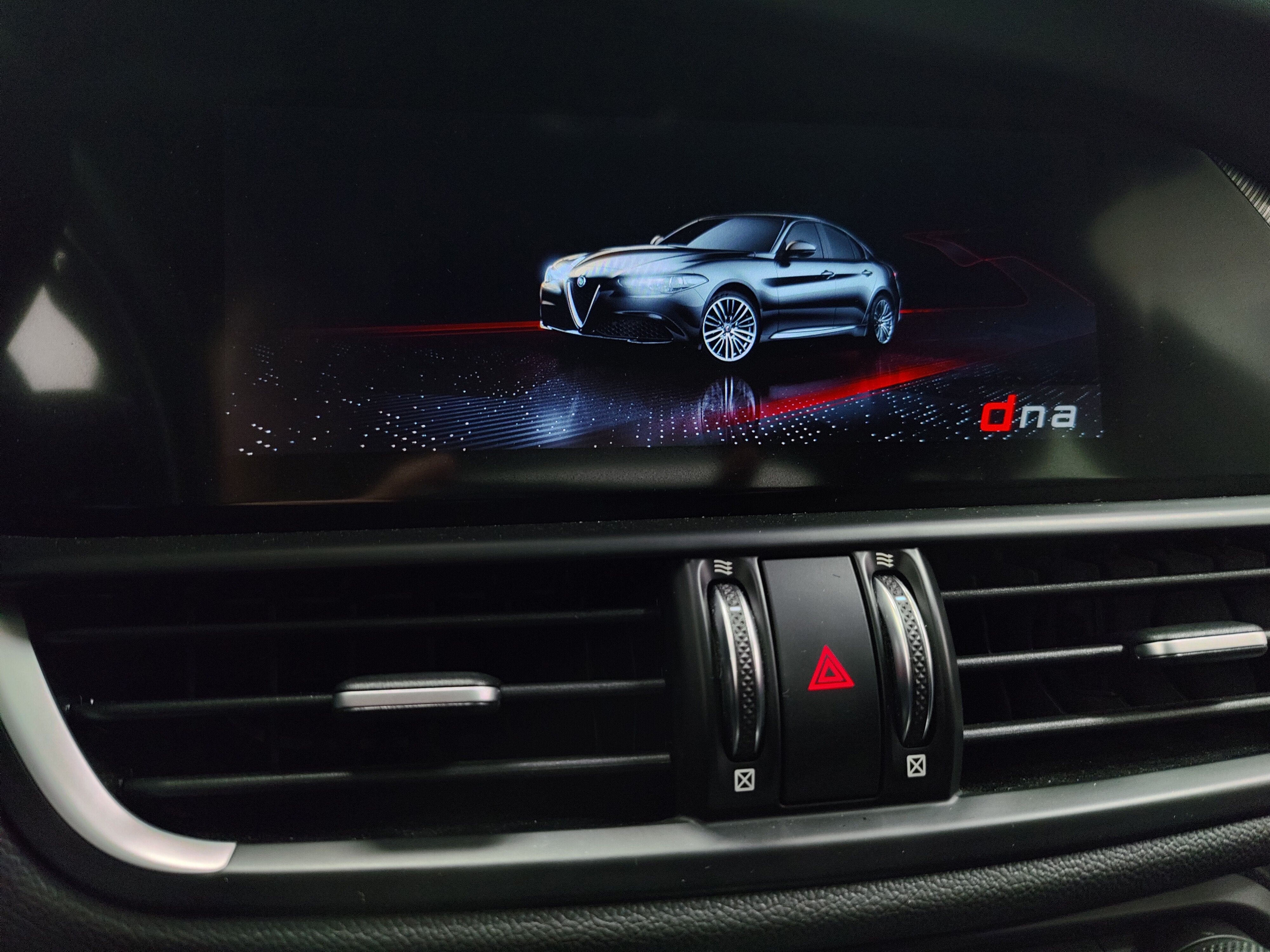2022 Alfa Romeo Giulia Veloce Premium AWD w/Sunroof & Nav