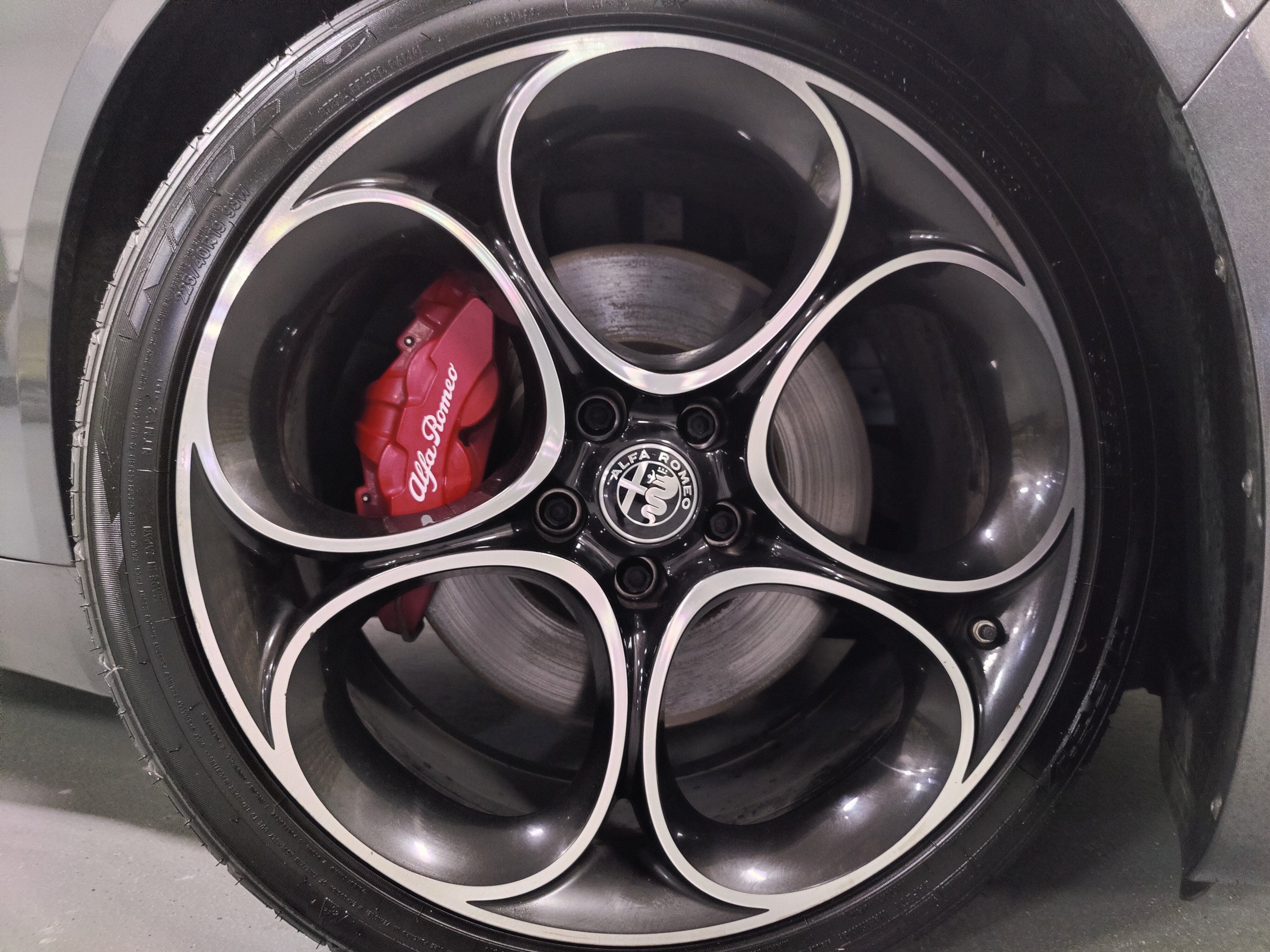 2022 Alfa Romeo Giulia Veloce Premium AWD w/Sunroof & Nav