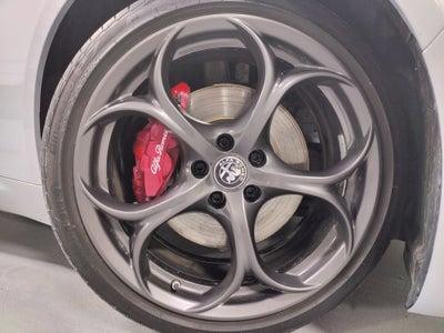 2024 Alfa Romeo Giulia Ti AWD w/Performance Driving Pkg