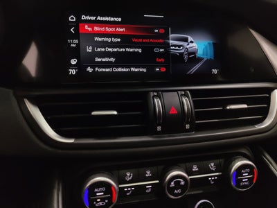 2024 Alfa Romeo Giulia Ti AWD w/Performance Driving Pkg