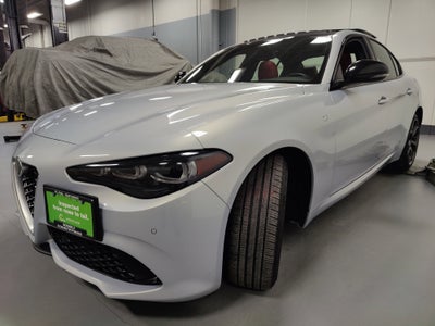 2024 Alfa Romeo Giulia Ti AWD w/Performance Driving Pkg