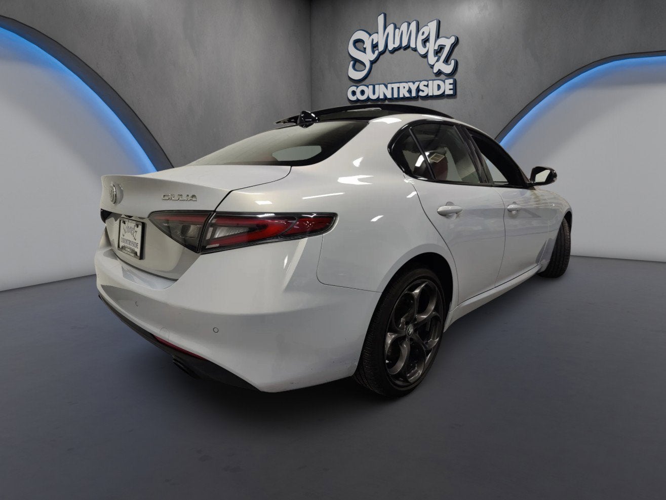 2024 Alfa Romeo Giulia Ti AWD w/Performance Driving Pkg