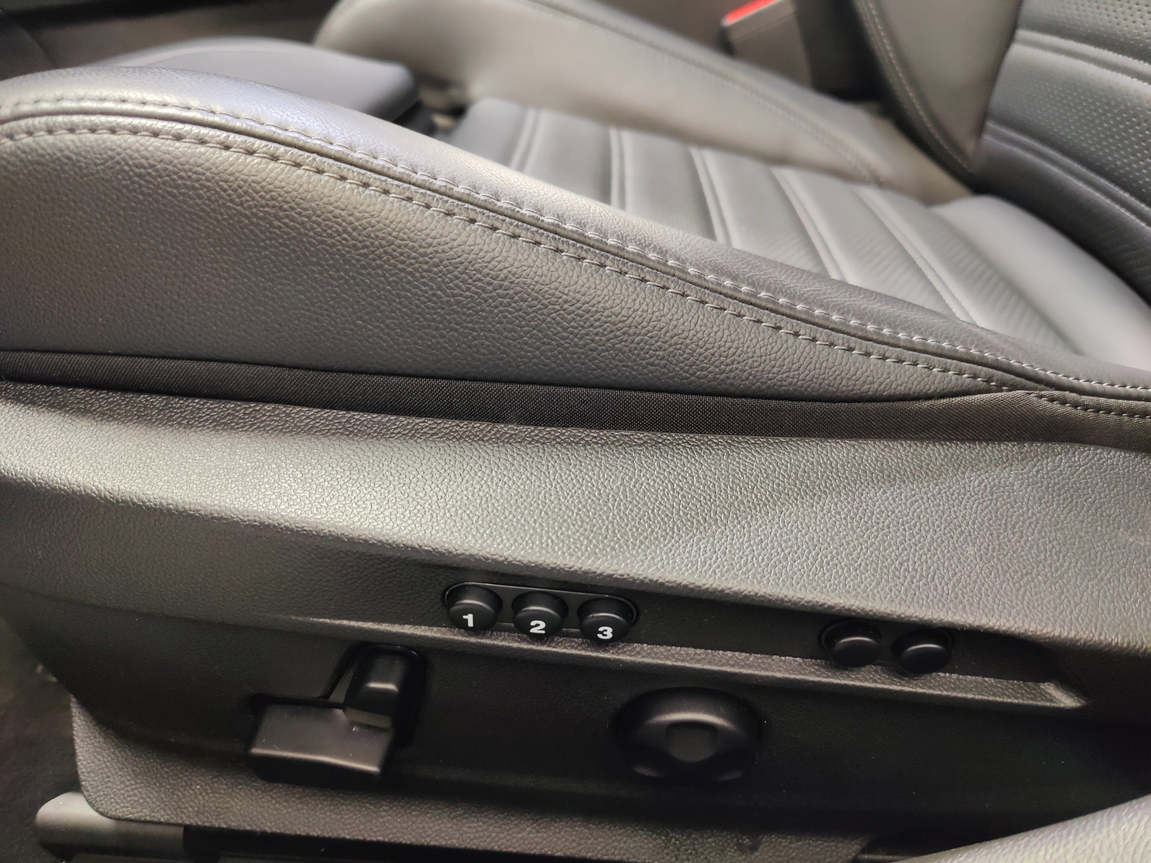 2024 Alfa Romeo Giulia Veloce Premium AWD w/Sunroof/Activ Asst