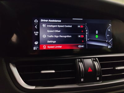 2024 Alfa Romeo Giulia Veloce Premium AWD w/Sunroof/Activ Asst