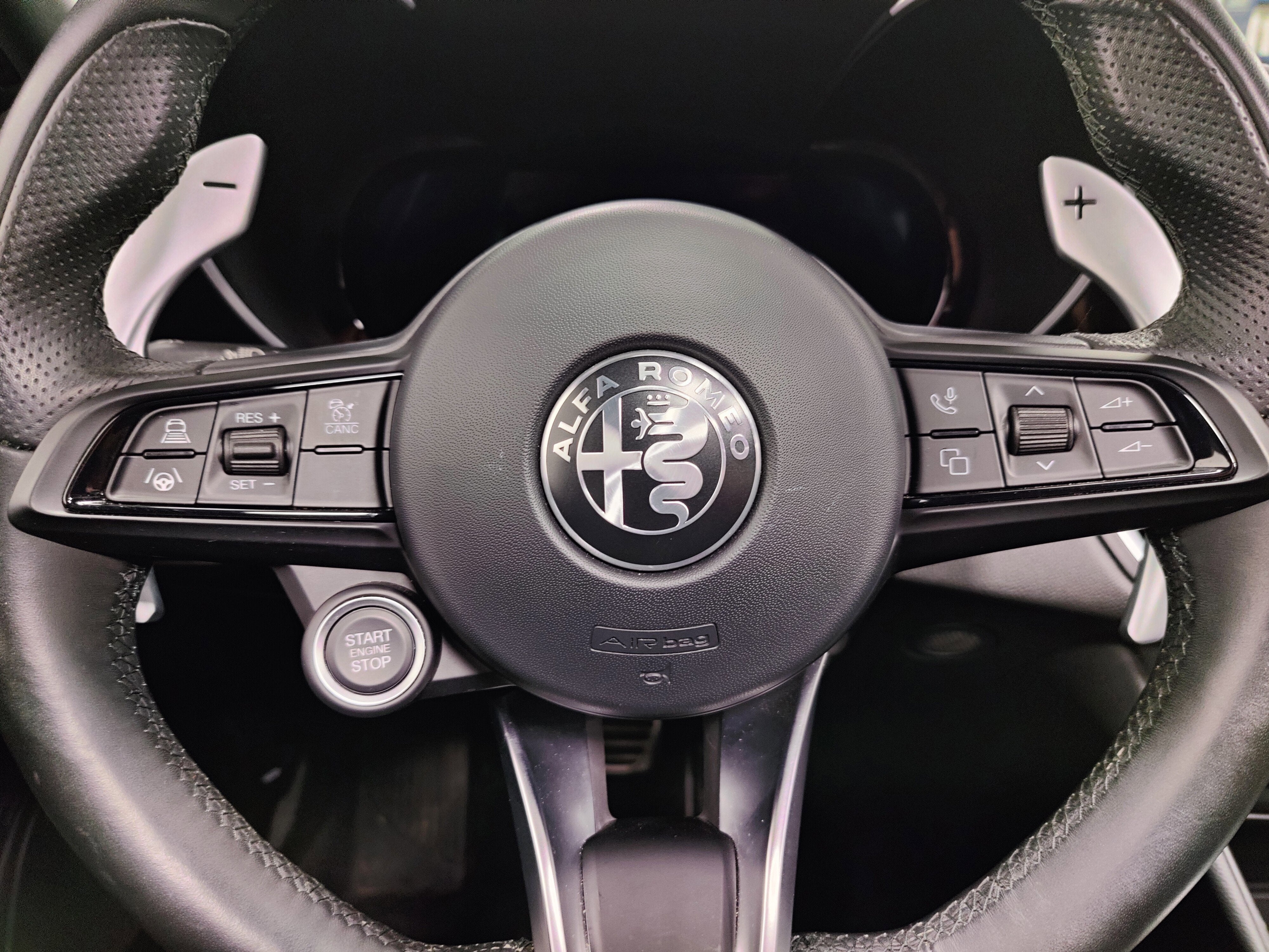 2024 Alfa Romeo Giulia Veloce Premium AWD w/Sunroof/Activ Asst