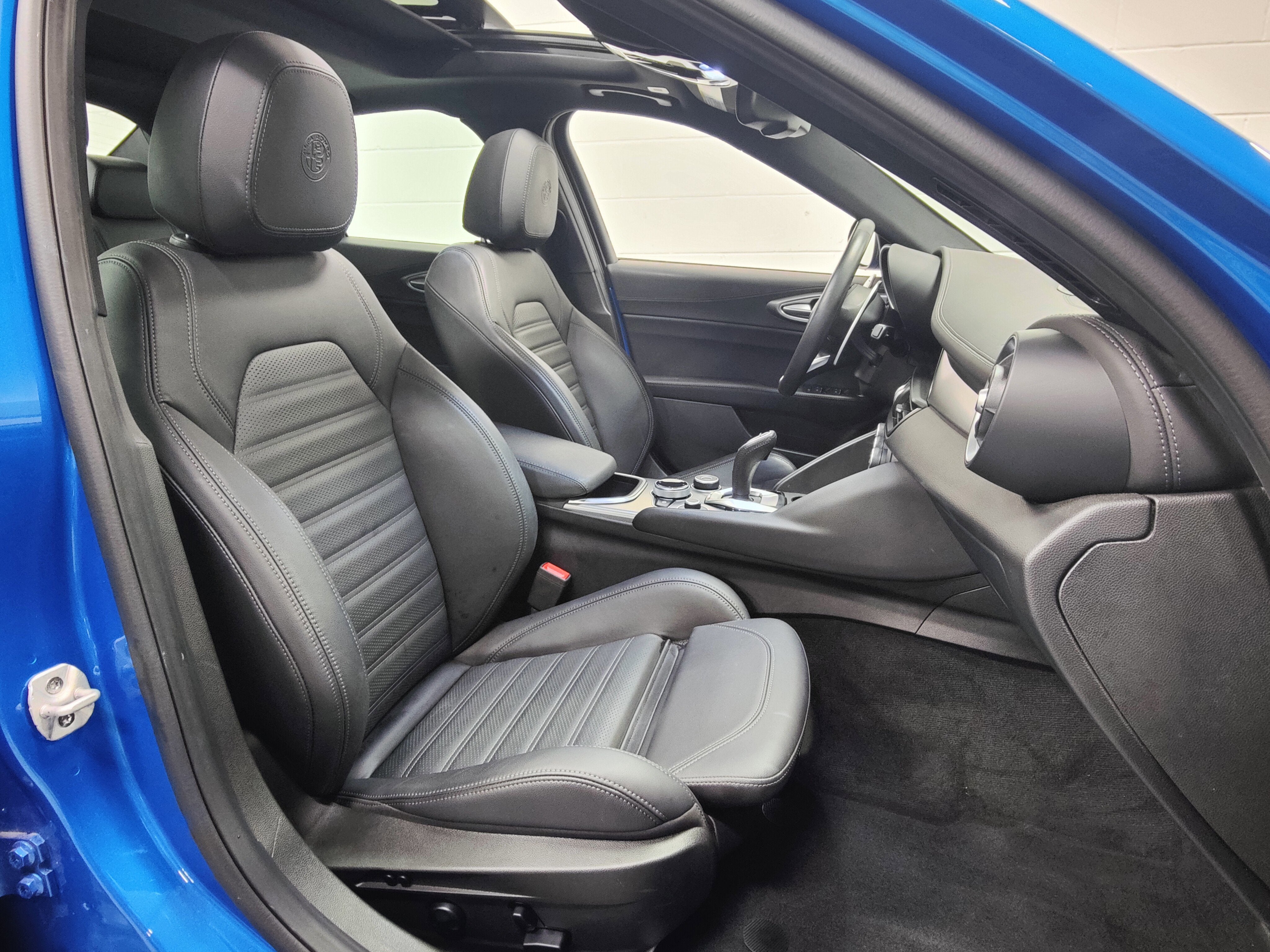 2024 Alfa Romeo Giulia Veloce Premium AWD w/Sunroof/Activ Asst