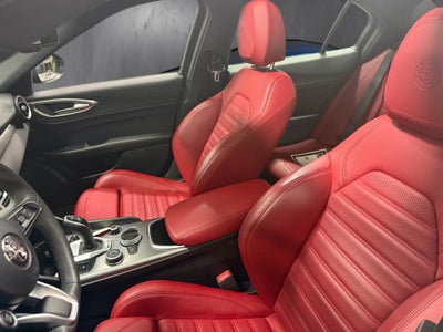 2024 Alfa Romeo Giulia Veloce AWD w/Sunroof & Nav