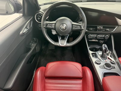 2024 Alfa Romeo Giulia Veloce AWD w/Sunroof & Nav