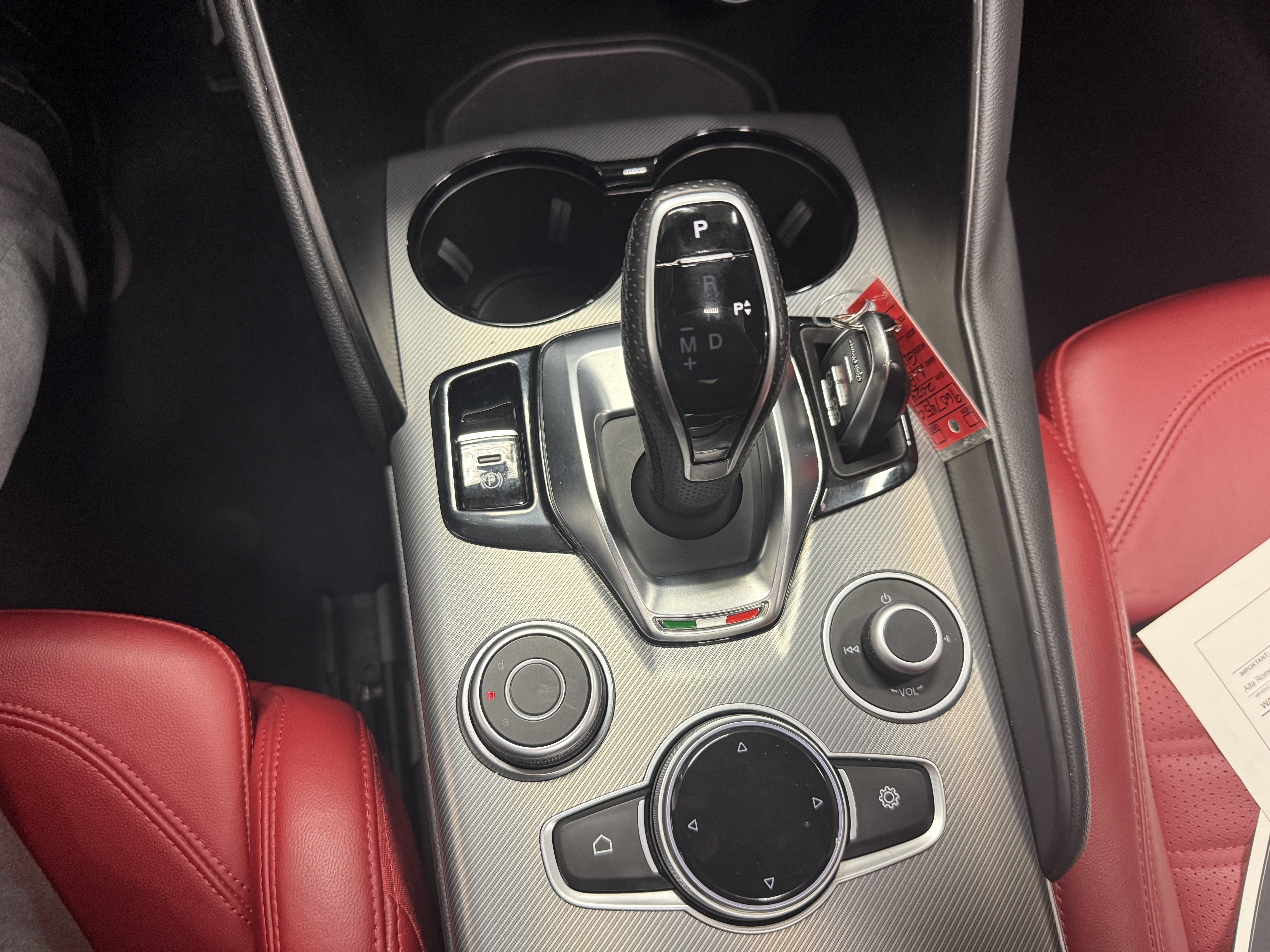 2024 Alfa Romeo Giulia Veloce AWD w/Sunroof & Nav