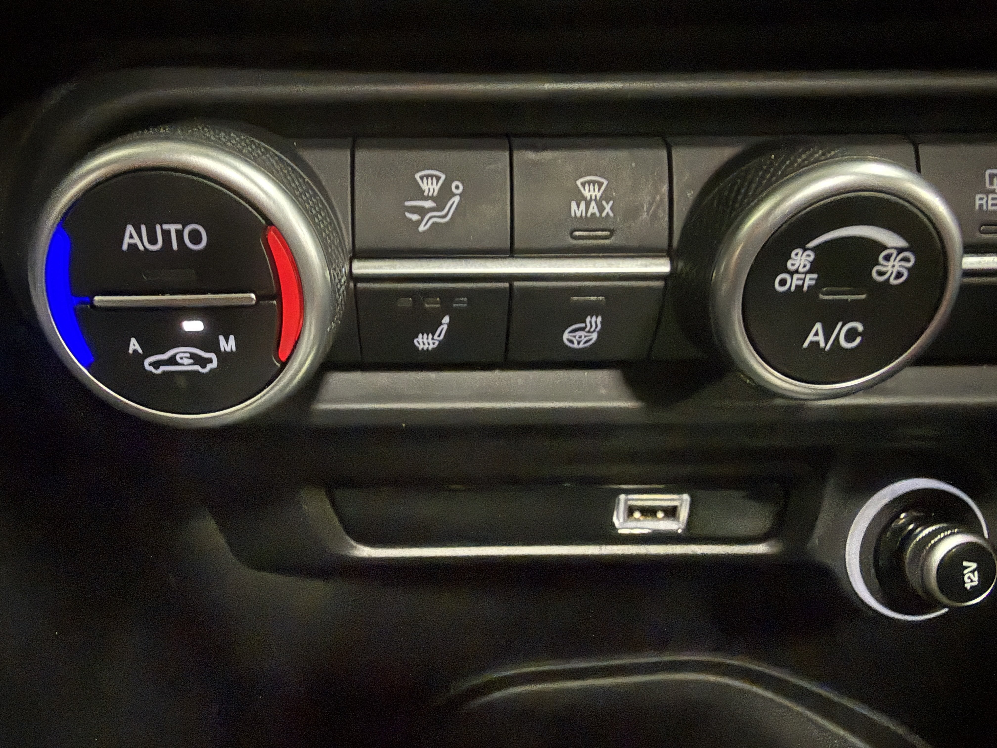 2024 Alfa Romeo Giulia Veloce AWD w/Sunroof & Nav