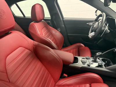 2024 Alfa Romeo Giulia Veloce AWD w/Sunroof & Nav