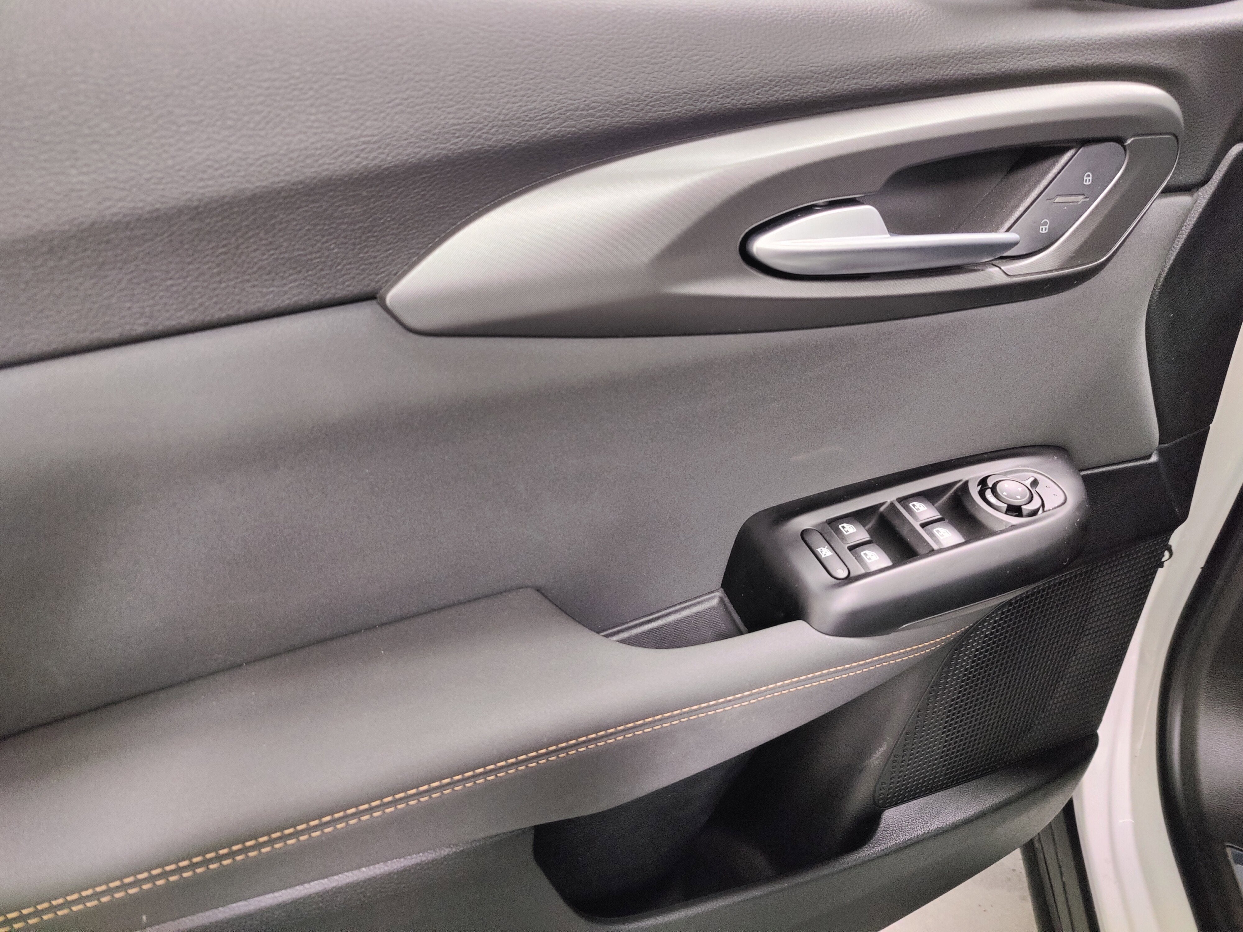 2025 Alfa Romeo Tonale Veloce Premium AWD w/Sunroof