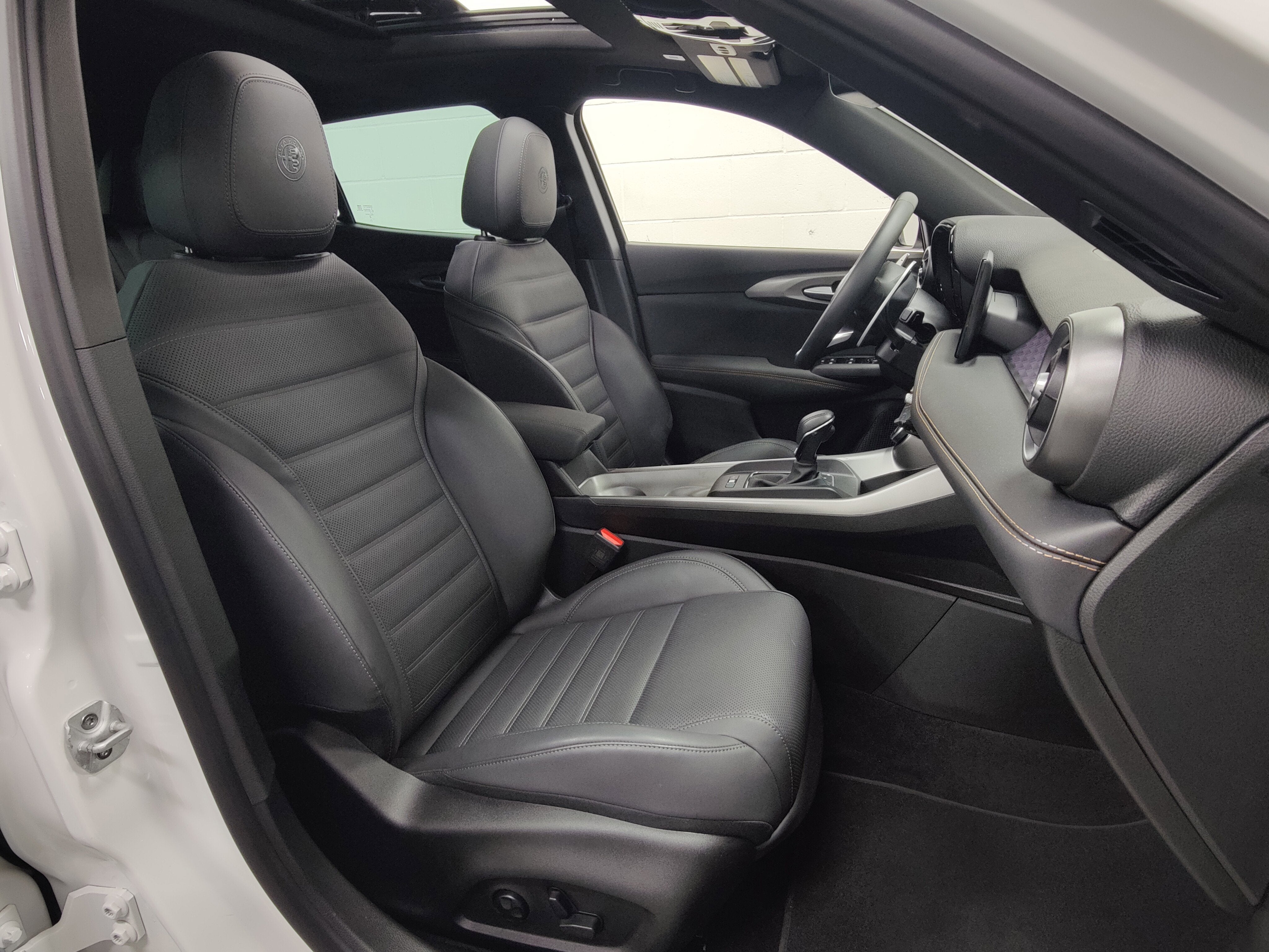 2025 Alfa Romeo Tonale Veloce Premium AWD w/Sunroof