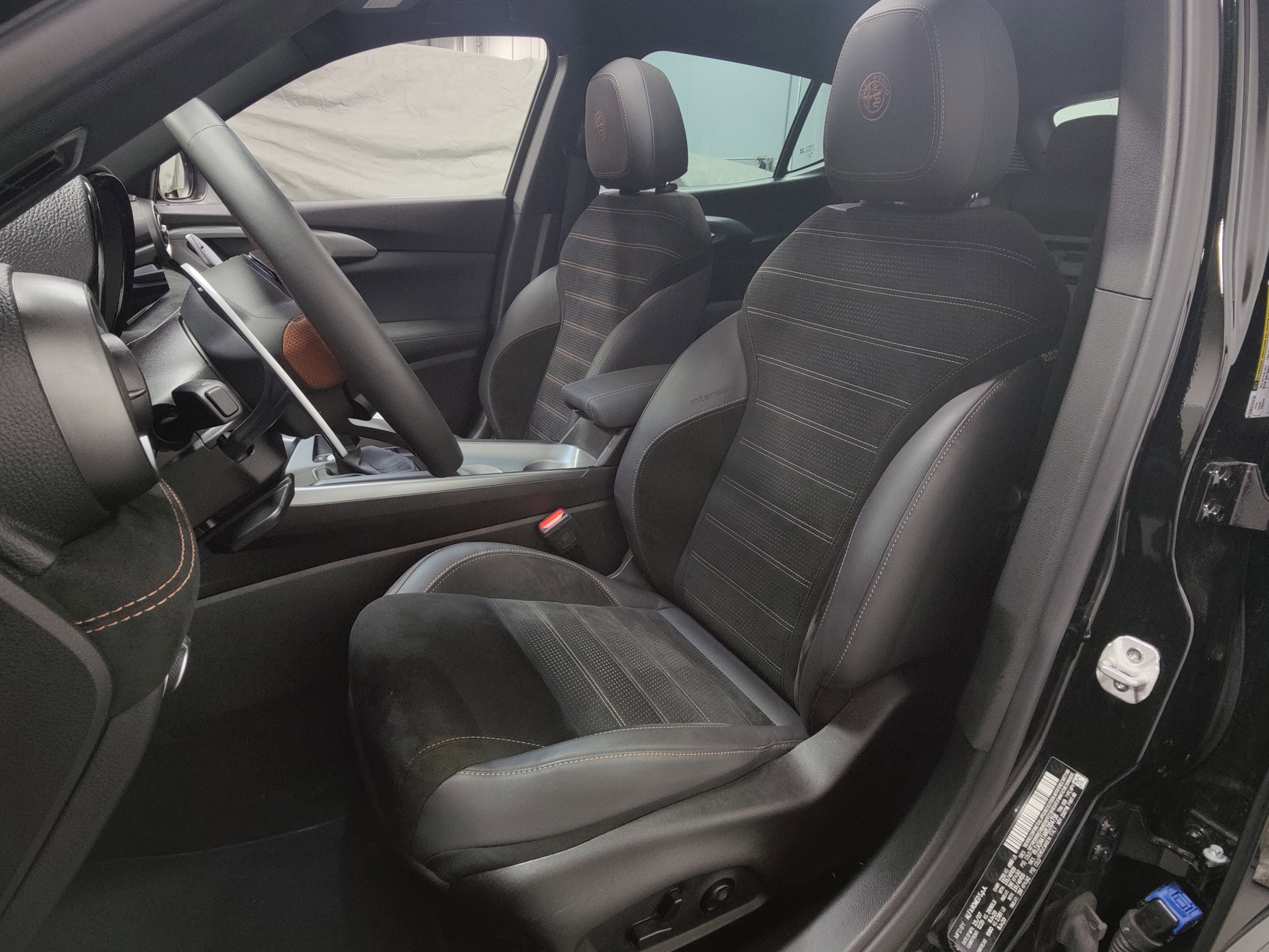 2025 Alfa Romeo Tonale Intensa AWD w/Sunroof