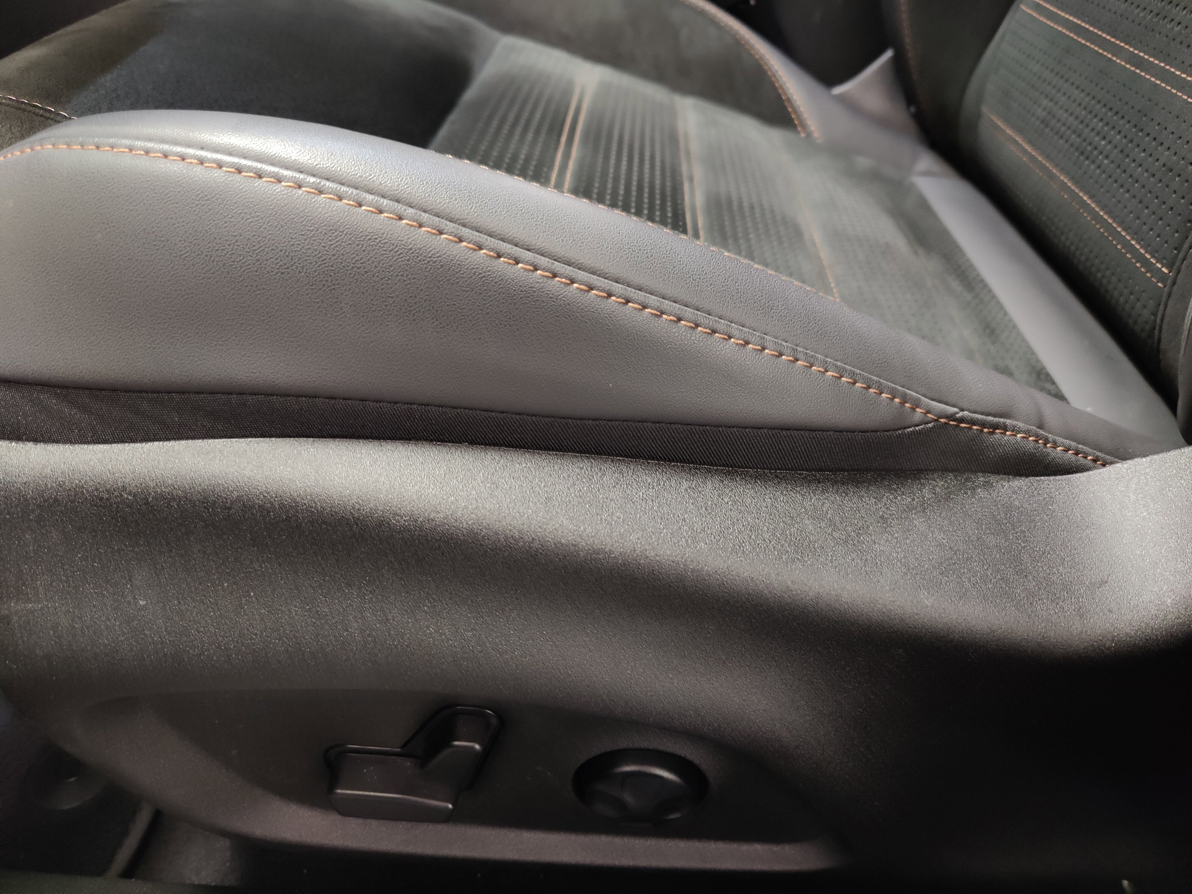 2025 Alfa Romeo Tonale Intensa AWD w/Sunroof