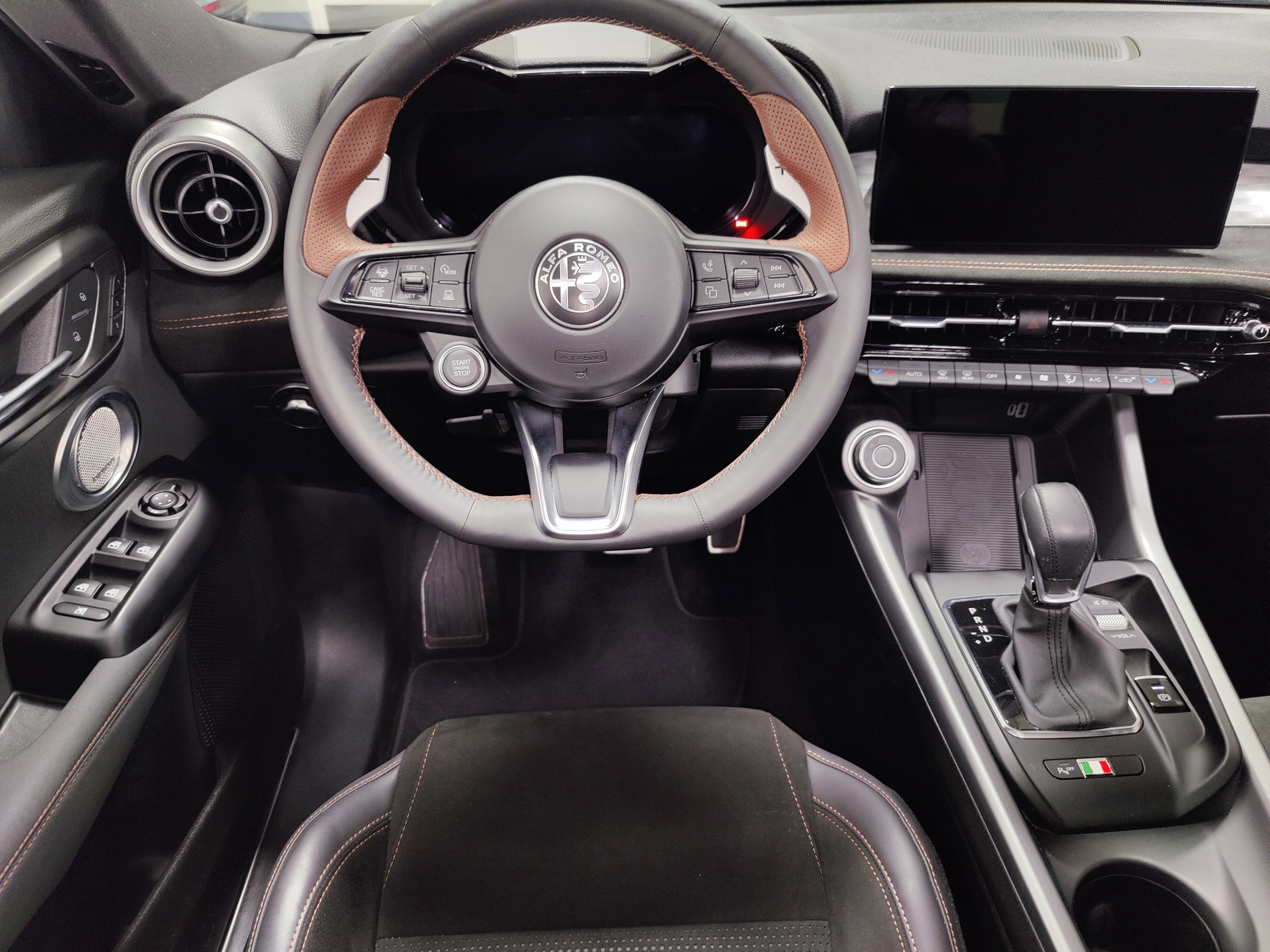 2025 Alfa Romeo Tonale Intensa AWD w/Sunroof