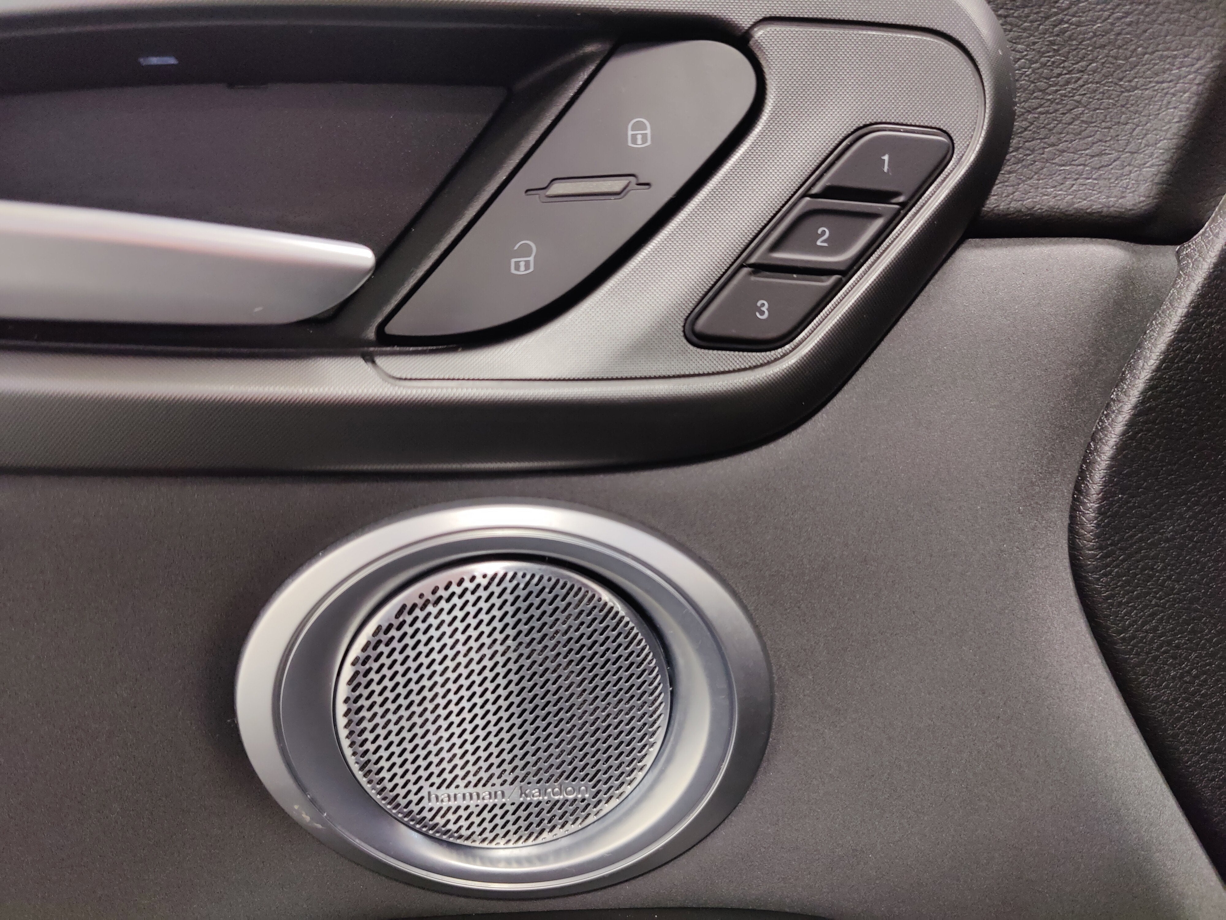 2025 Alfa Romeo Tonale Intensa AWD w/Sunroof