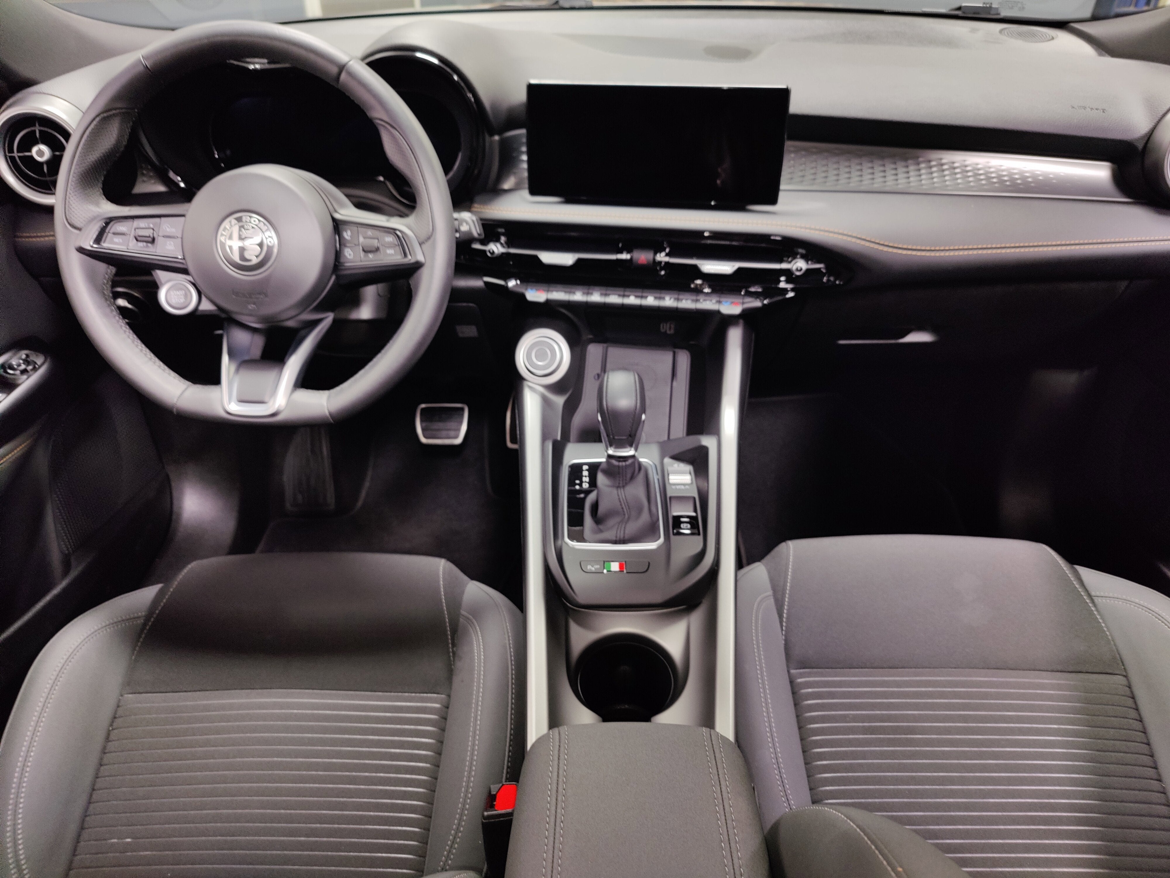 2025 Alfa Romeo Tonale 2.0T AWD w/Sunroof