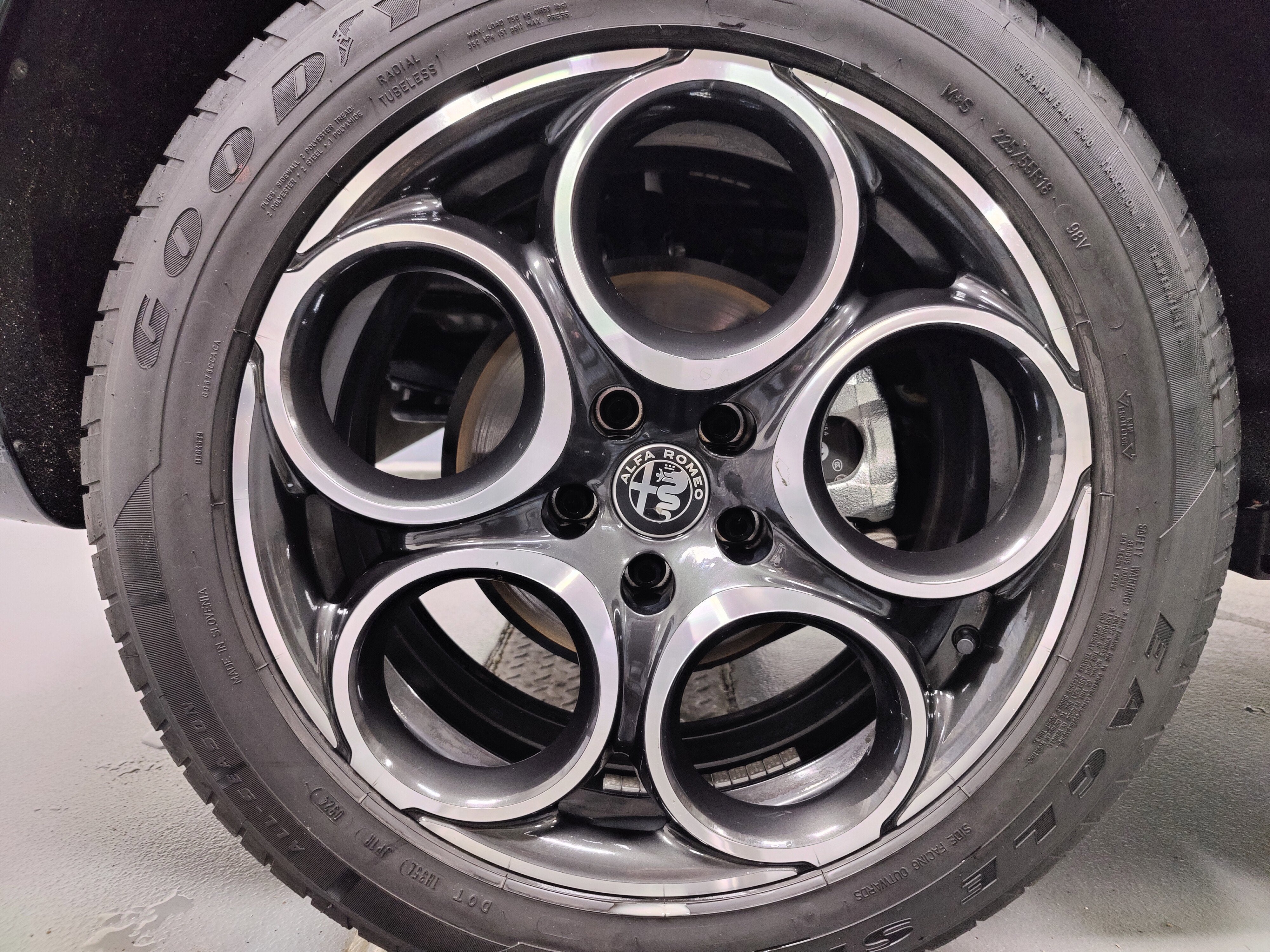 2025 Alfa Romeo Tonale 2.0T AWD w/Sunroof