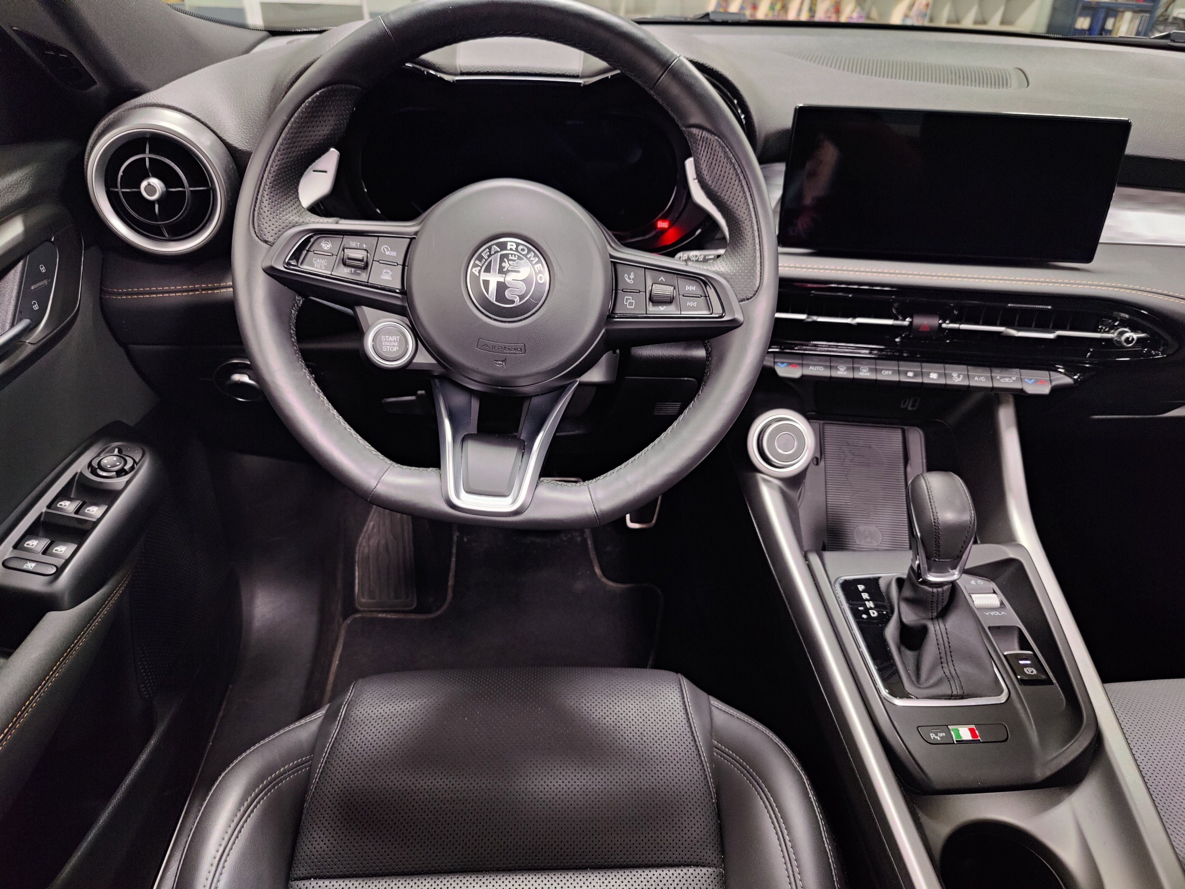 2025 Alfa Romeo Tonale Veloce Premium AWD w/Sunroof