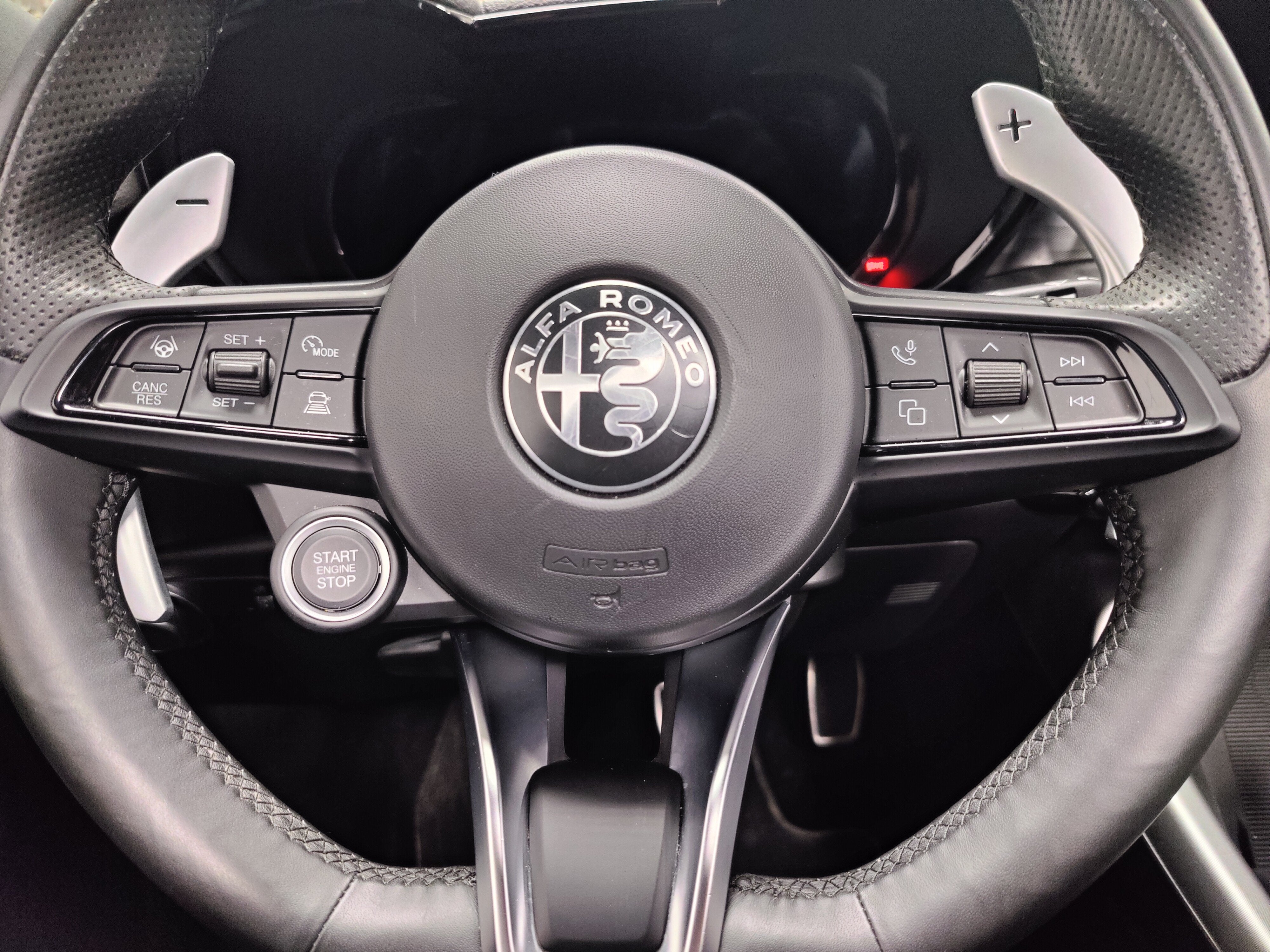 2025 Alfa Romeo Tonale Veloce Premium AWD w/Sunroof