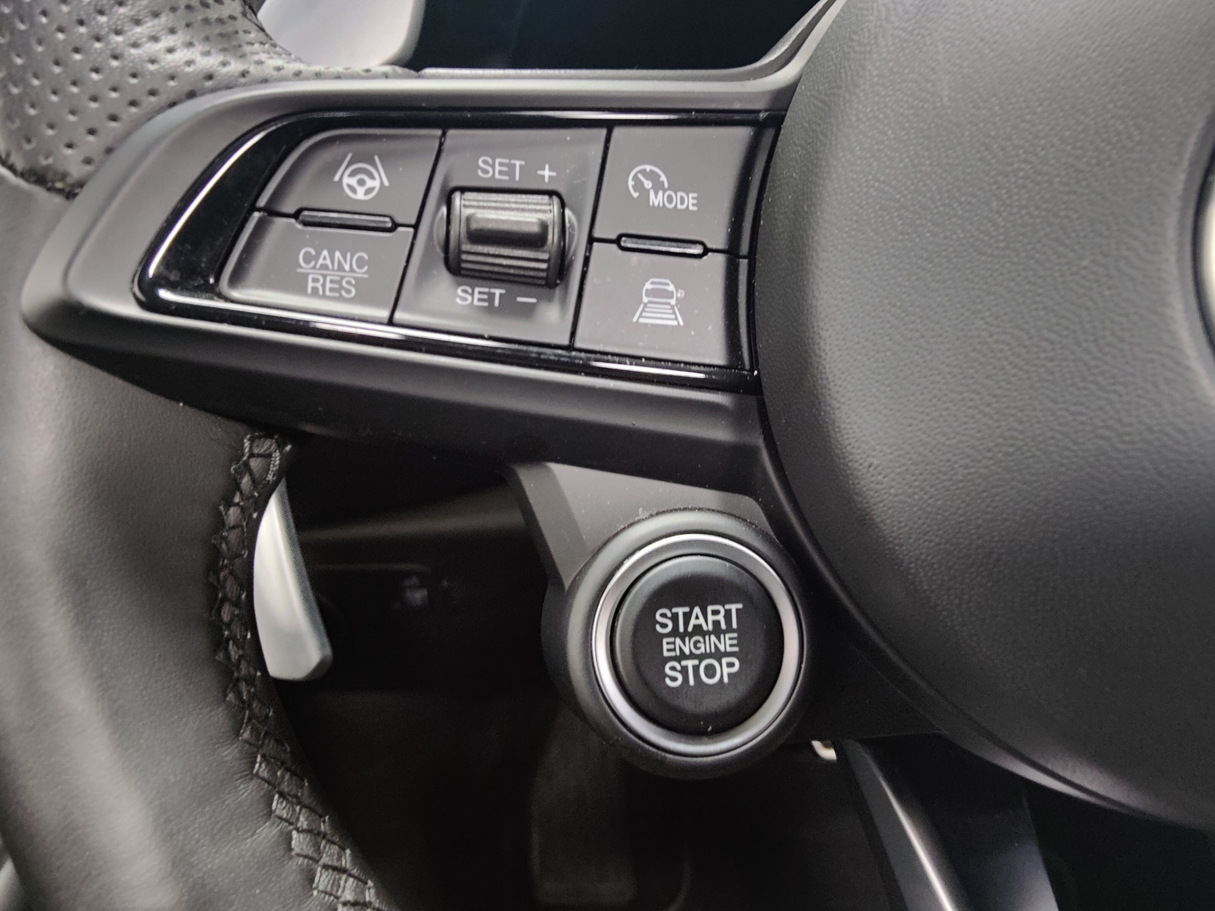2025 Alfa Romeo Tonale Veloce Premium AWD w/Sunroof