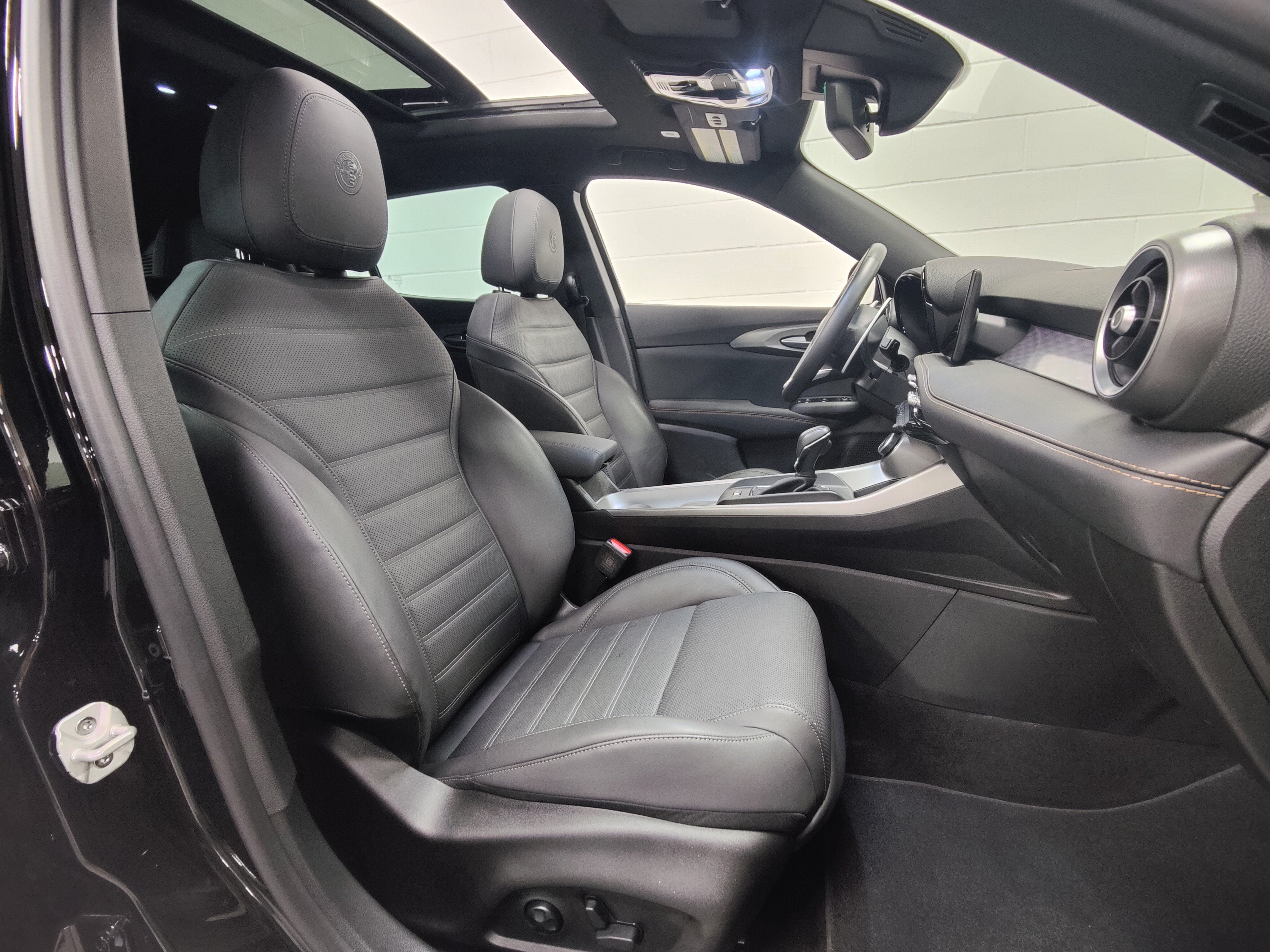 2025 Alfa Romeo Tonale Veloce Premium AWD w/Sunroof