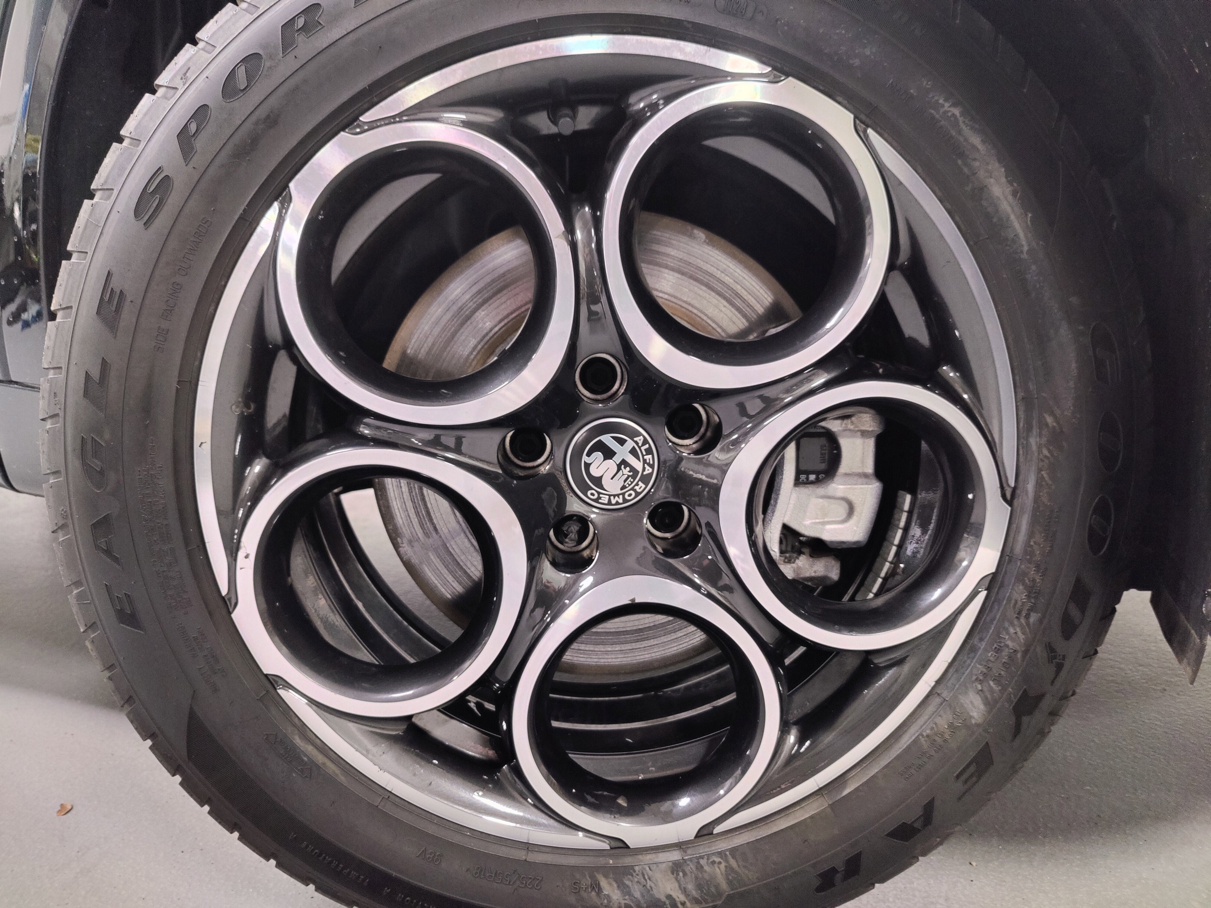 2025 Alfa Romeo Tonale 2.0T Premium AWD w/Sunroof/Activ Asst