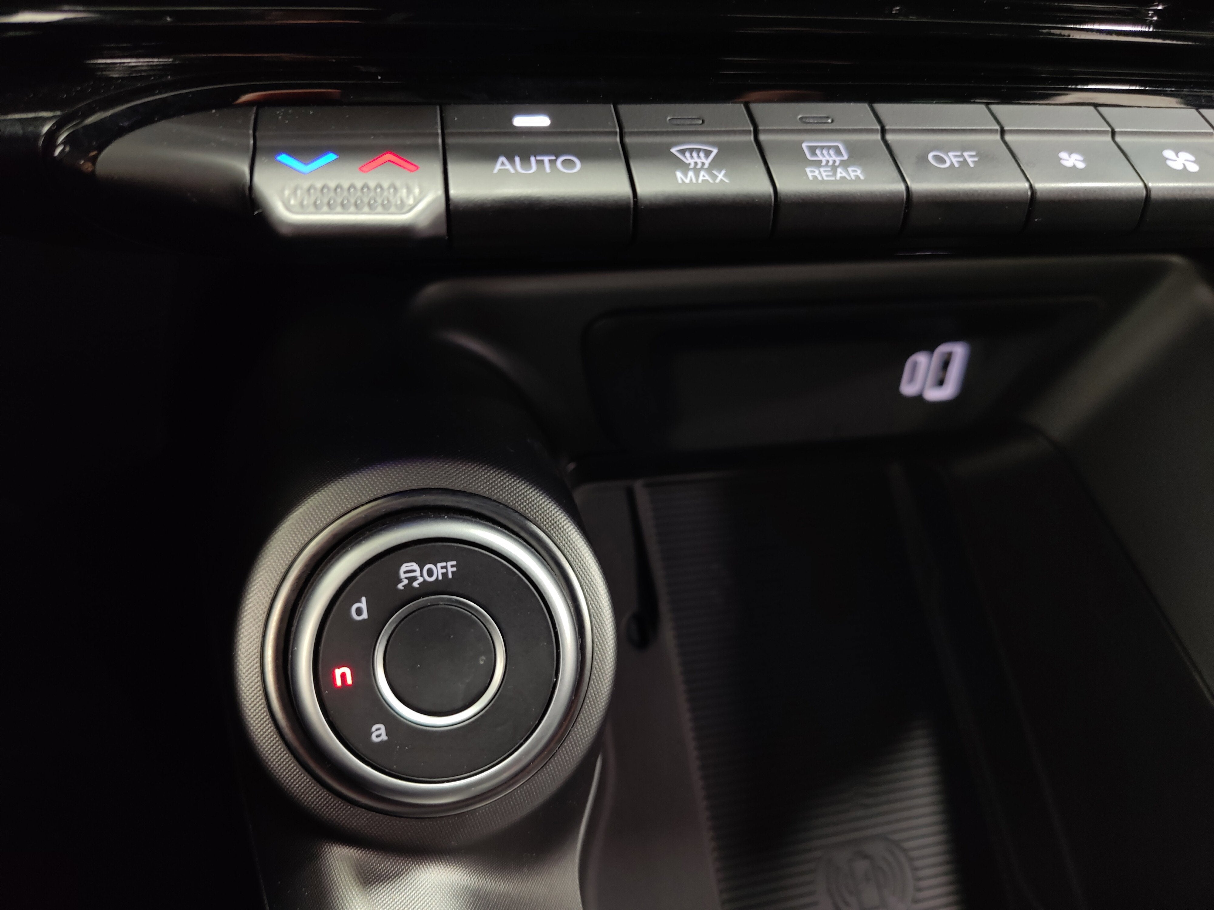 2025 Alfa Romeo Tonale 2.0T Premium AWD w/Sunroof/Activ Asst