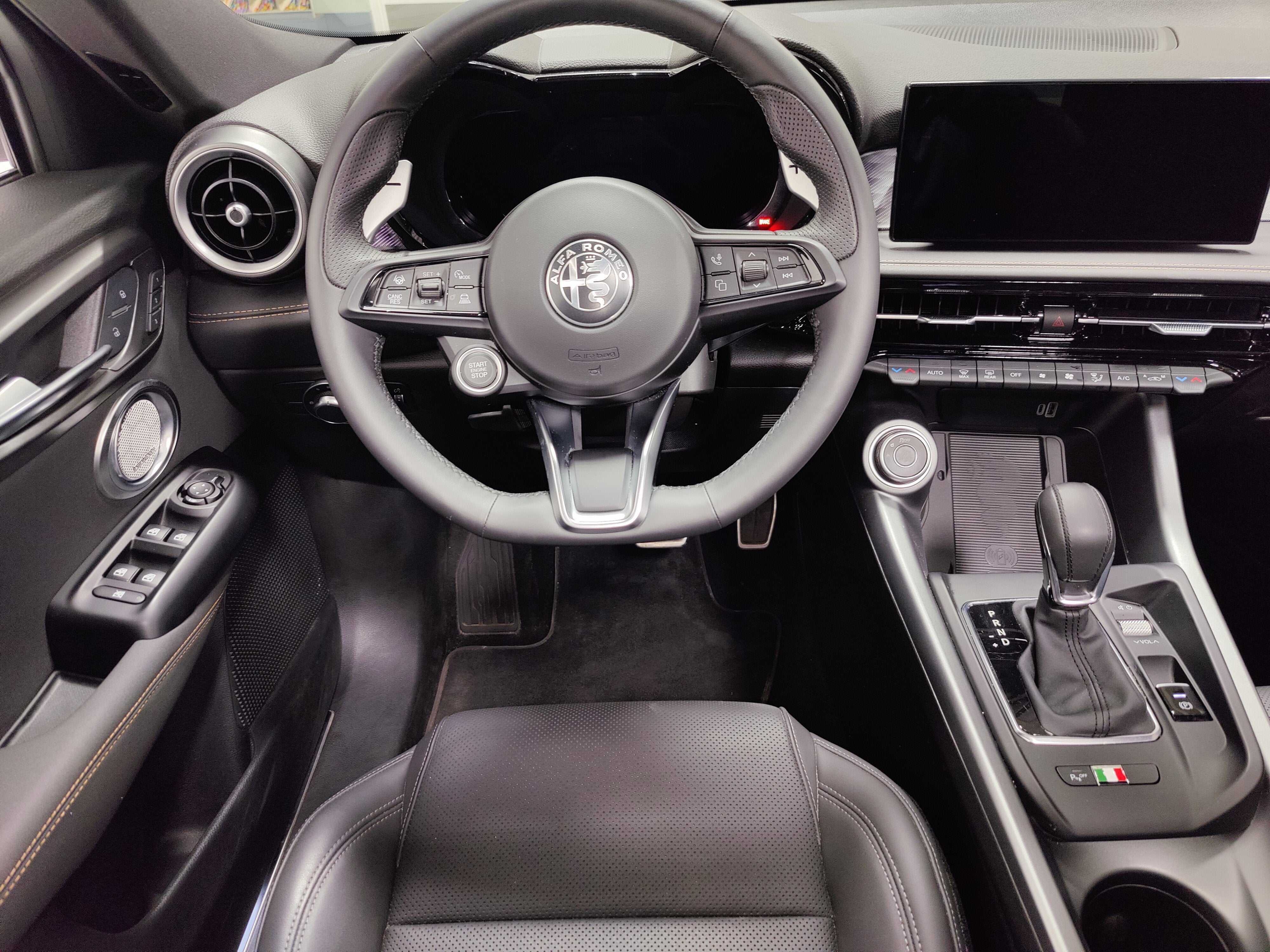 2025 Alfa Romeo Tonale Veloce Premium AWD w/Sunroof/Activ Asst