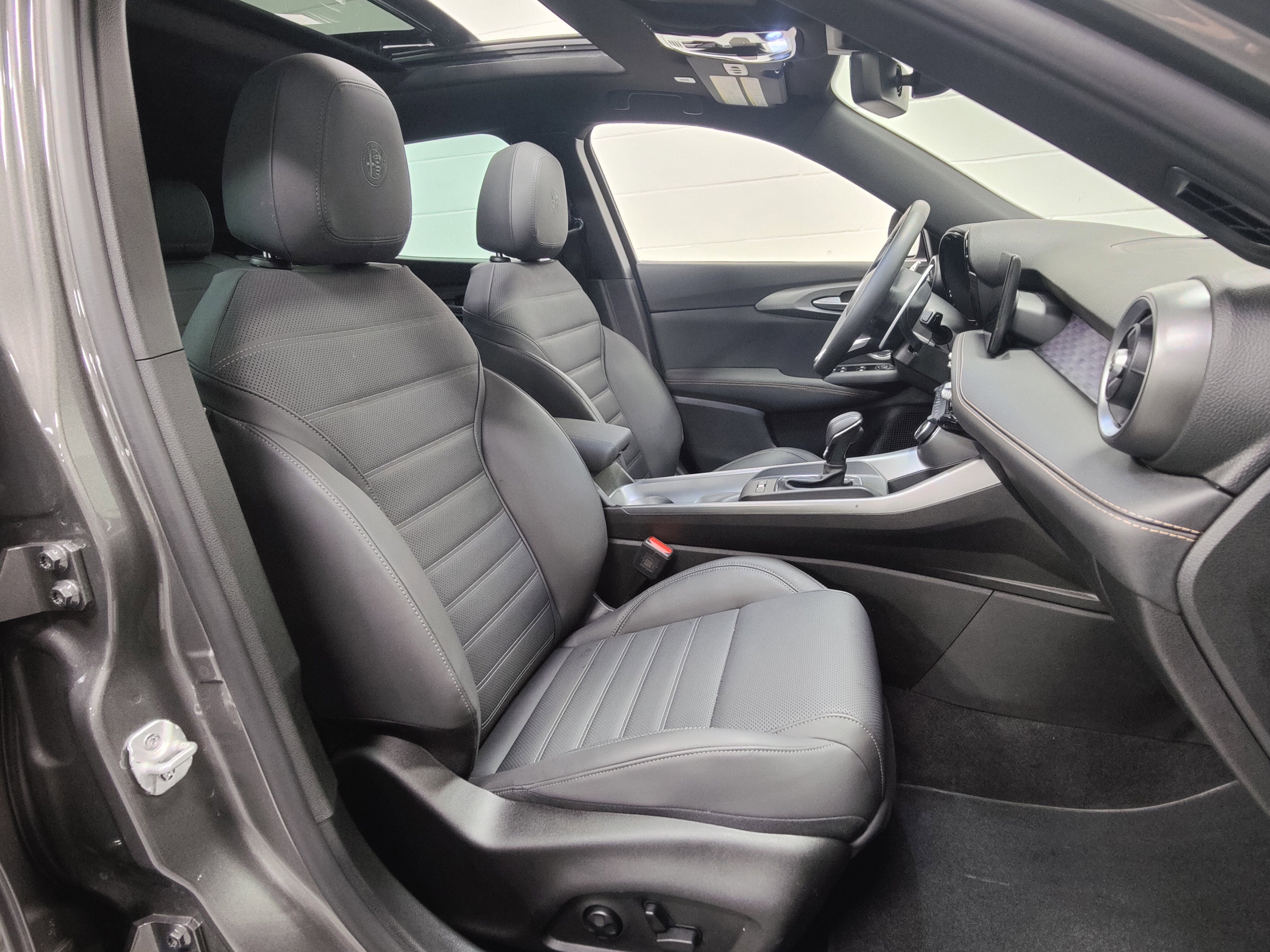 2025 Alfa Romeo Tonale Veloce Premium AWD w/Sunroof/Activ Asst