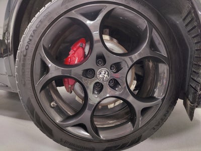 2025 Alfa Romeo Stelvio Veloce Premium AWD w/Sunroof