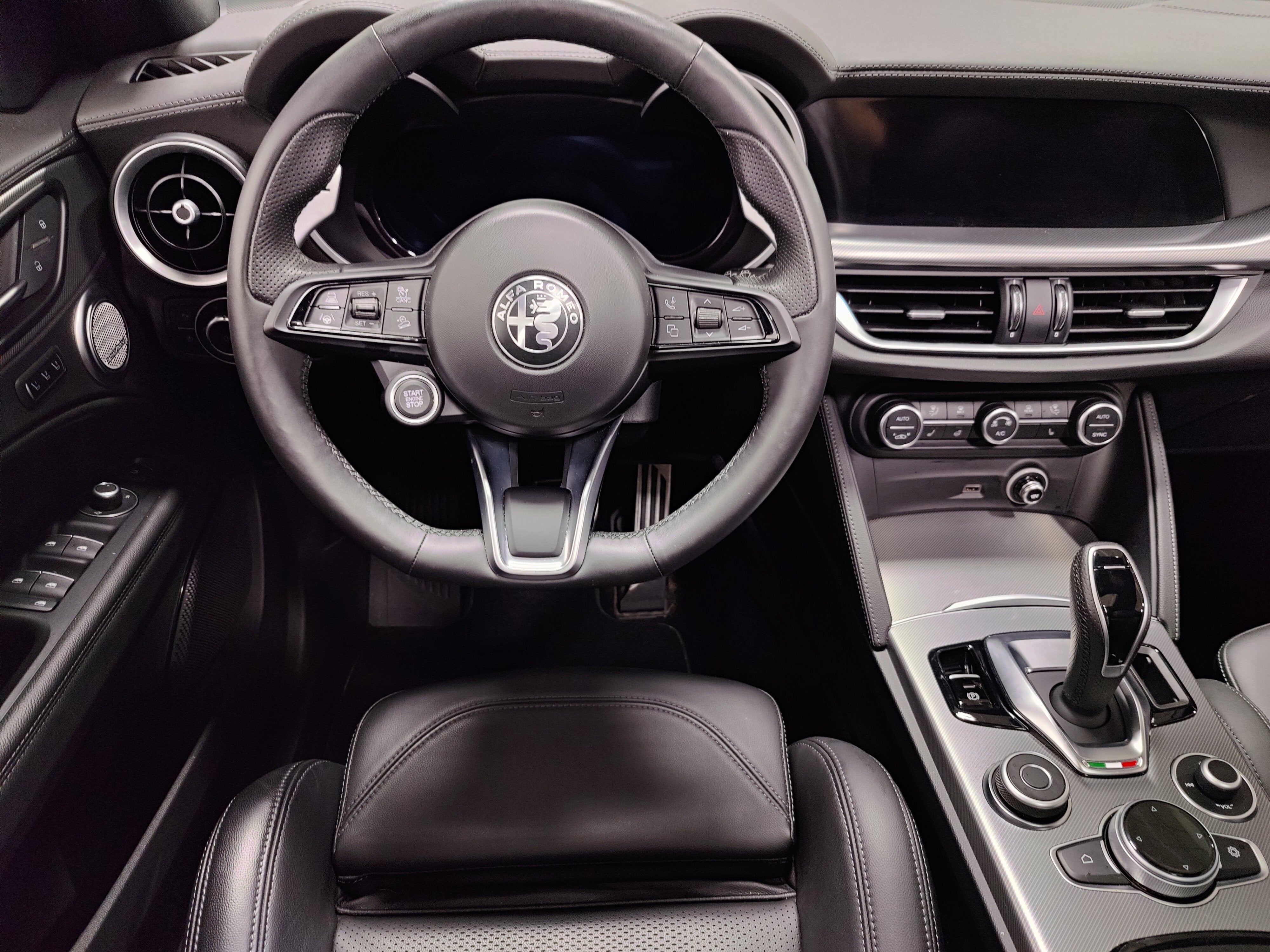 2025 Alfa Romeo Stelvio Veloce Premium AWD w/Sunroof