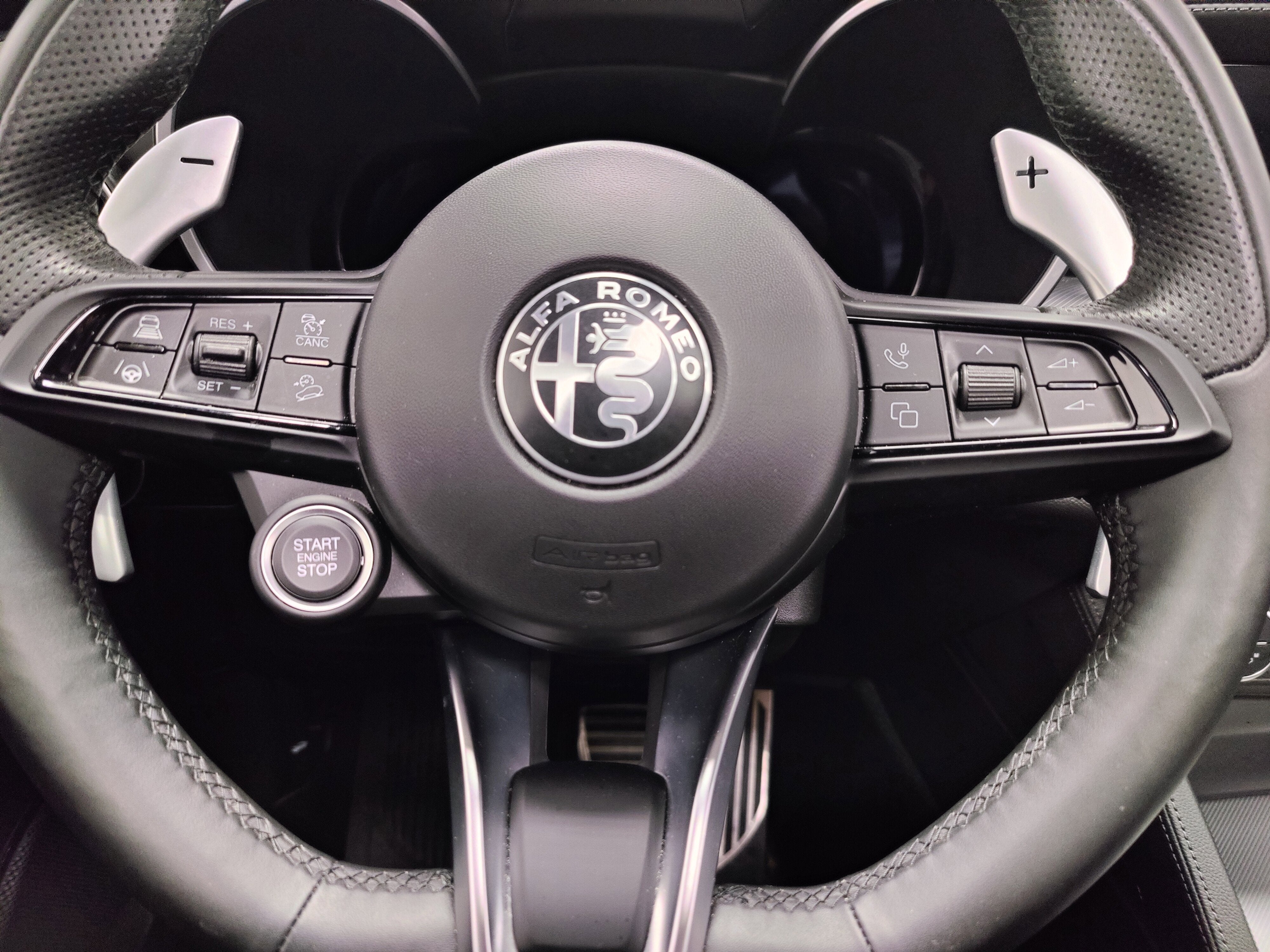 2025 Alfa Romeo Stelvio Veloce Premium AWD w/Sunroof