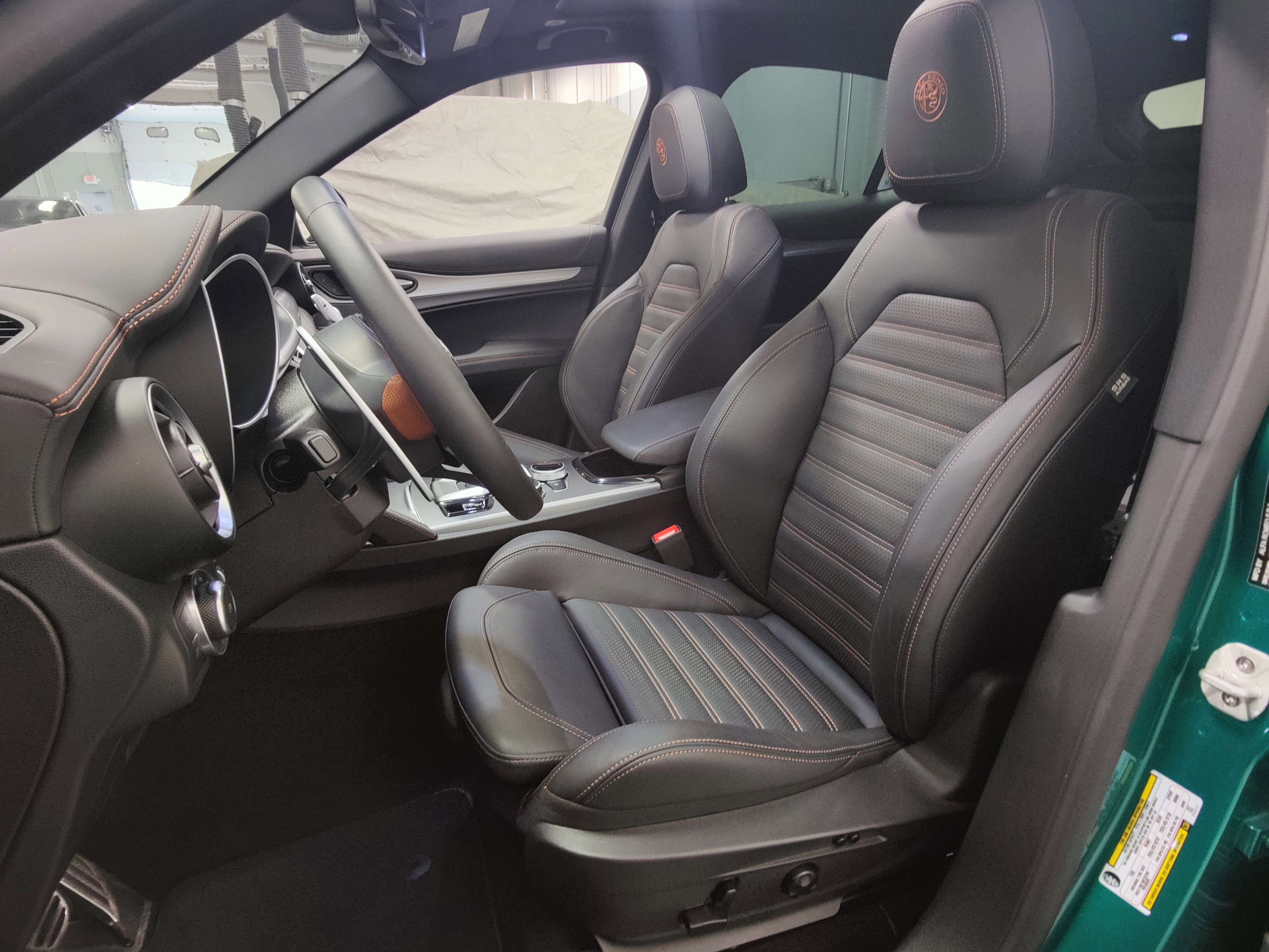 2025 Alfa Romeo Stelvio Intensa AWD w/Sunroof/Nav