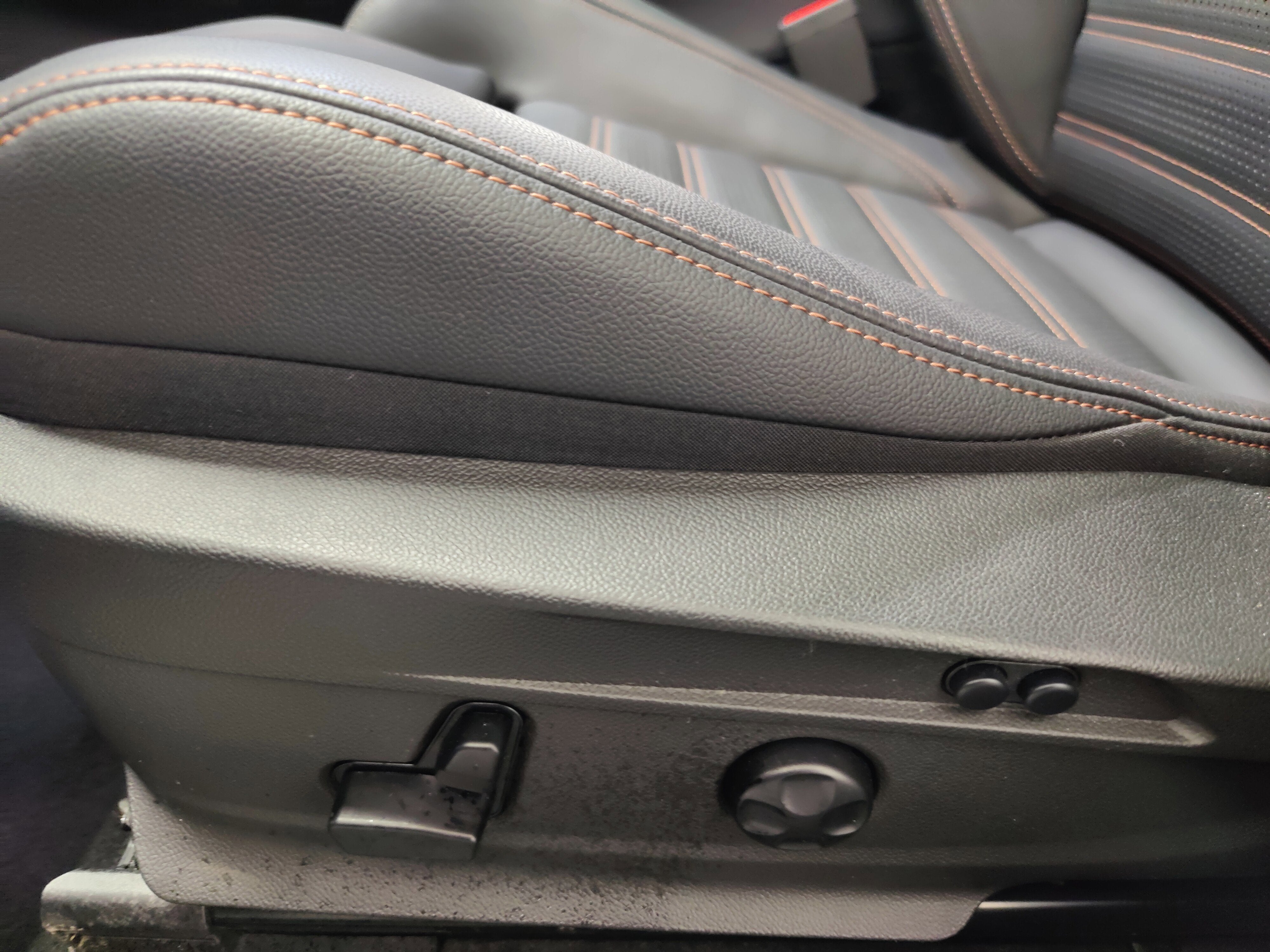 2025 Alfa Romeo Stelvio Intensa AWD w/Sunroof/Nav