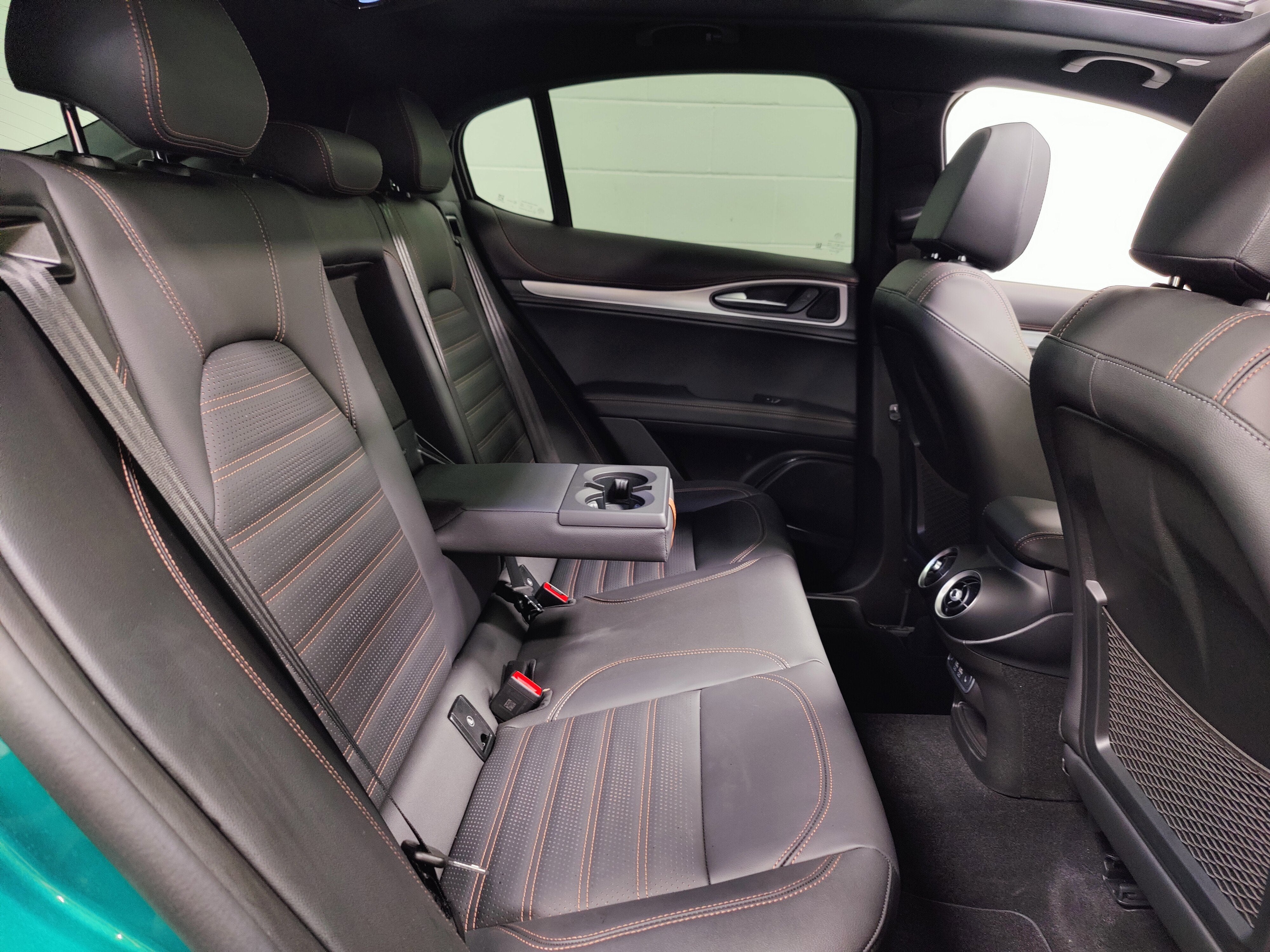 2025 Alfa Romeo Stelvio Intensa AWD w/Sunroof/Nav