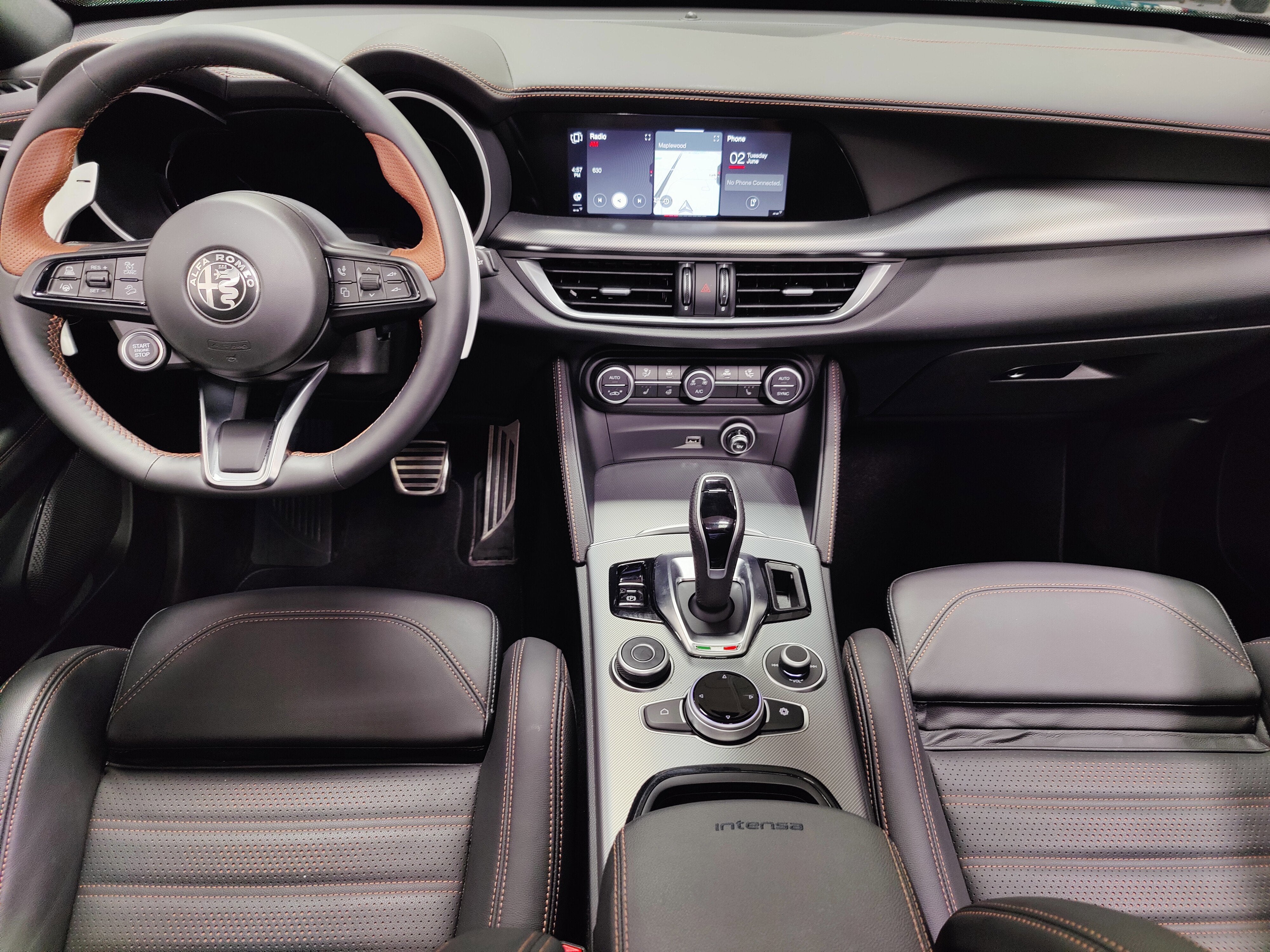 2025 Alfa Romeo Stelvio Intensa AWD w/Sunroof/Nav