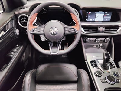2025 Alfa Romeo Stelvio Intensa AWD w/Sunroof/Nav