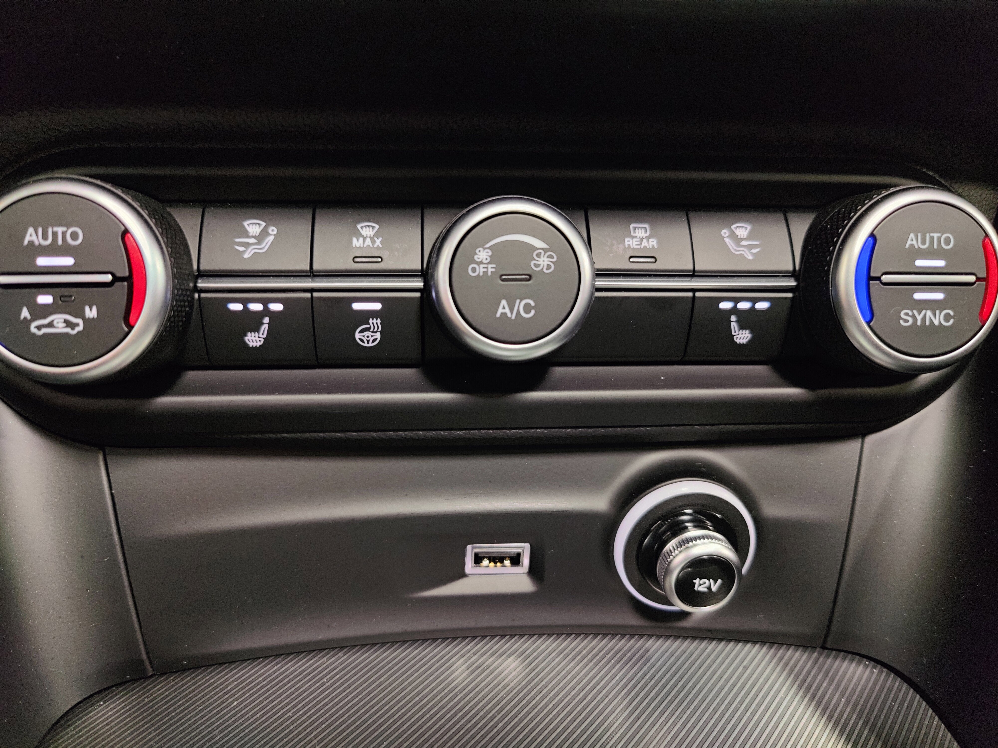 2025 Alfa Romeo Stelvio Intensa AWD w/Sunroof/Nav