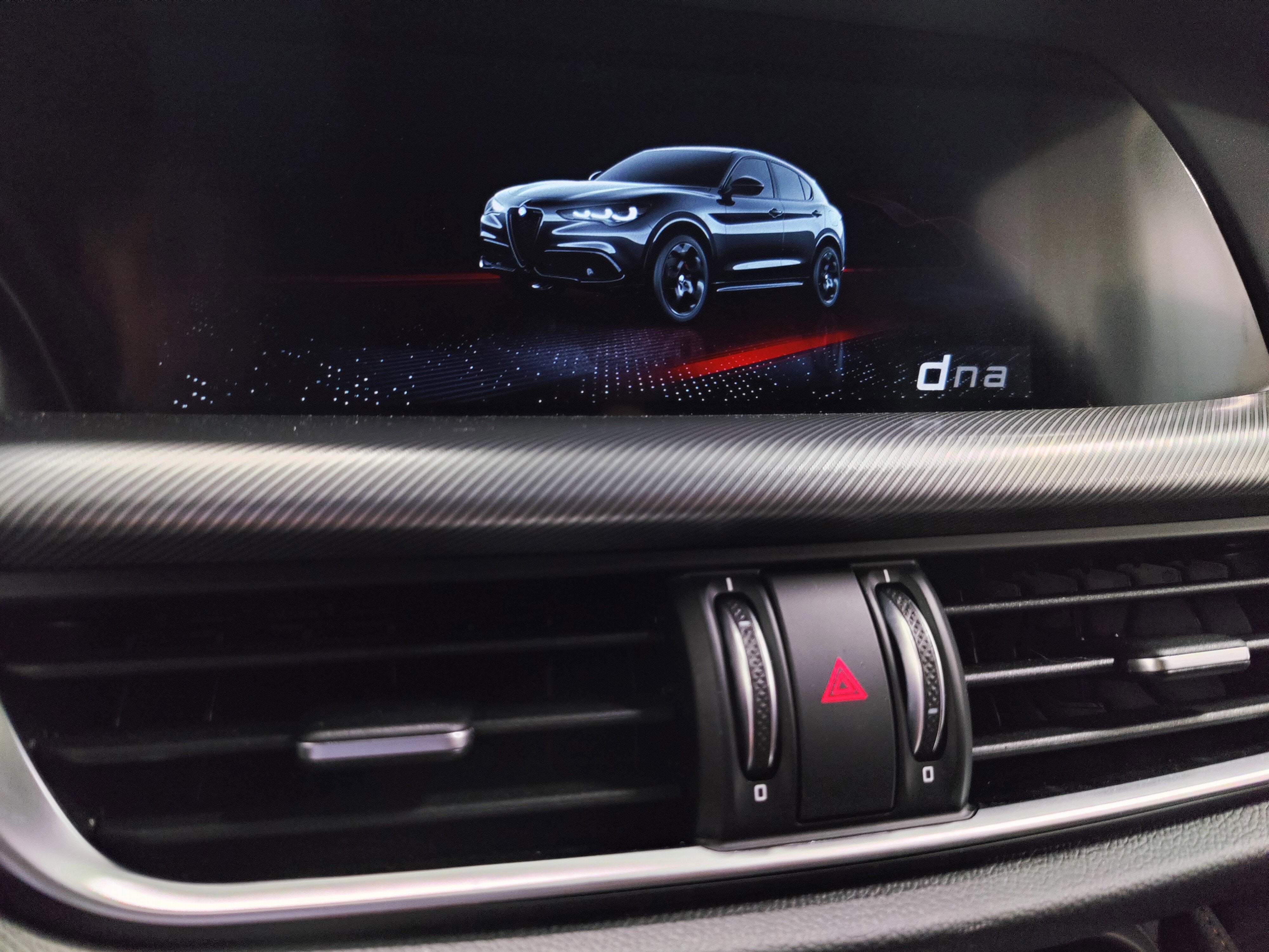 2025 Alfa Romeo Stelvio Intensa AWD w/Sunroof/Nav