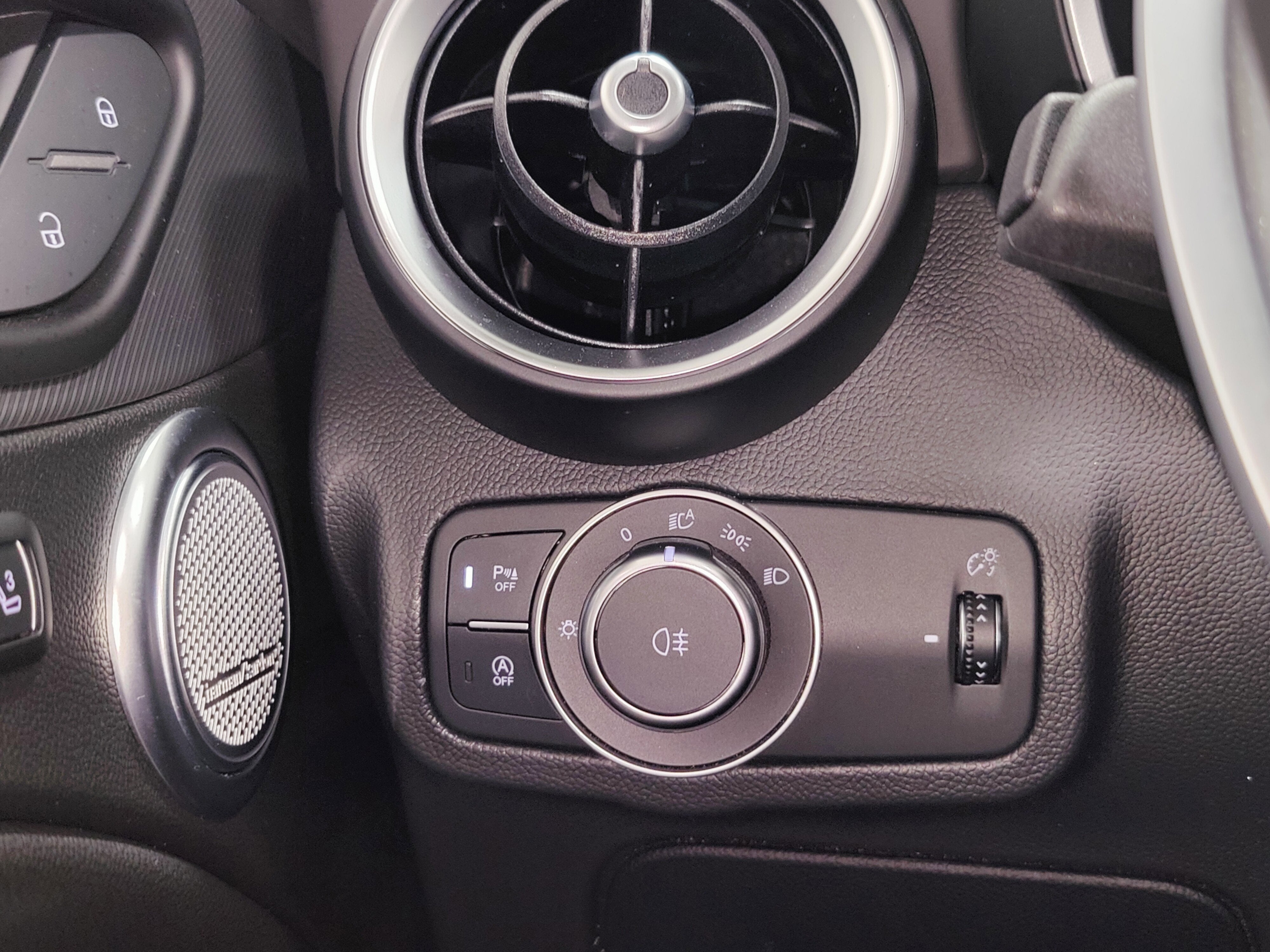 2025 Alfa Romeo Stelvio Intensa AWD w/Sunroof/Nav
