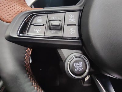 2025 Alfa Romeo Stelvio Intensa AWD w/Sunroof/Nav