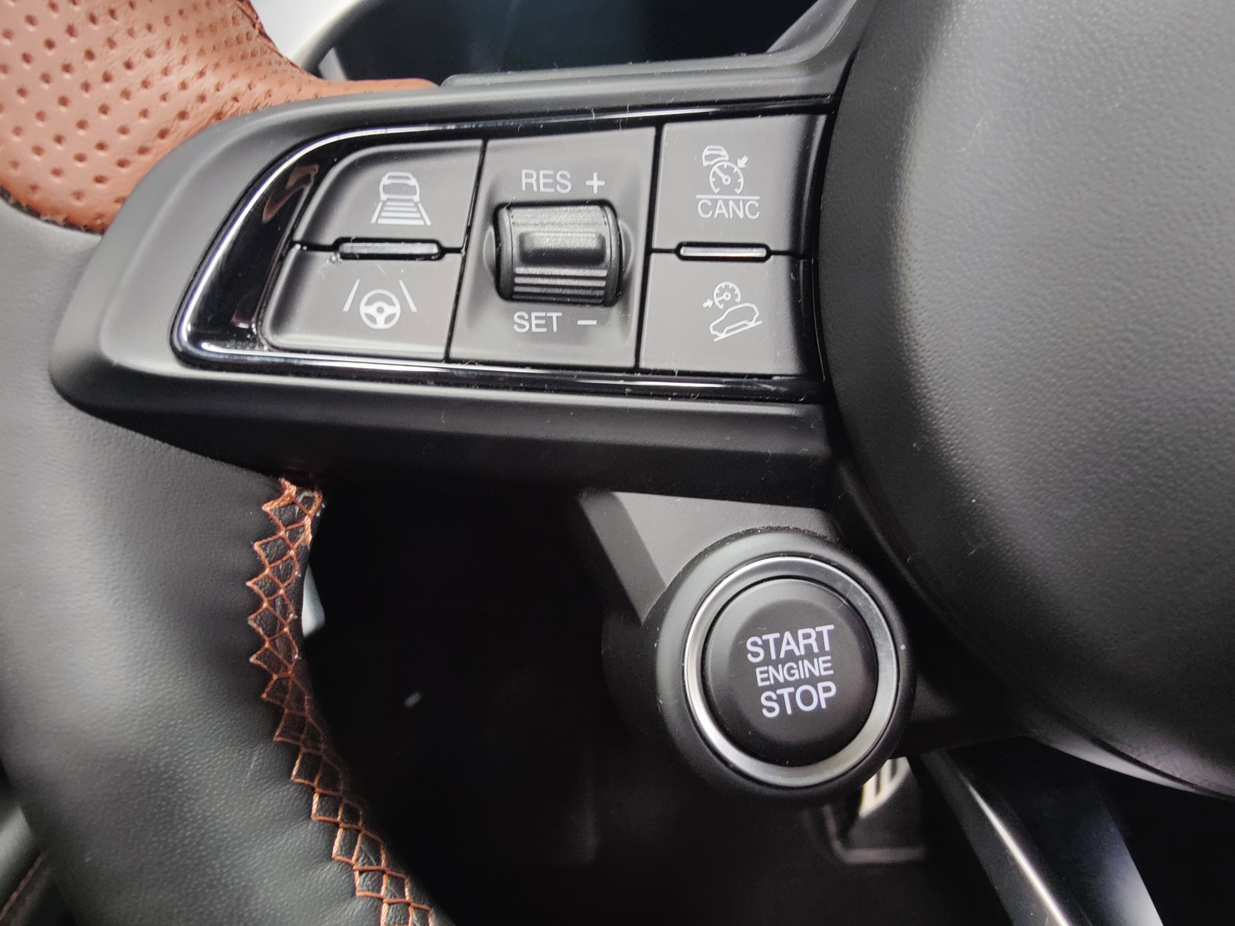 2025 Alfa Romeo Stelvio Intensa AWD w/Sunroof/Nav