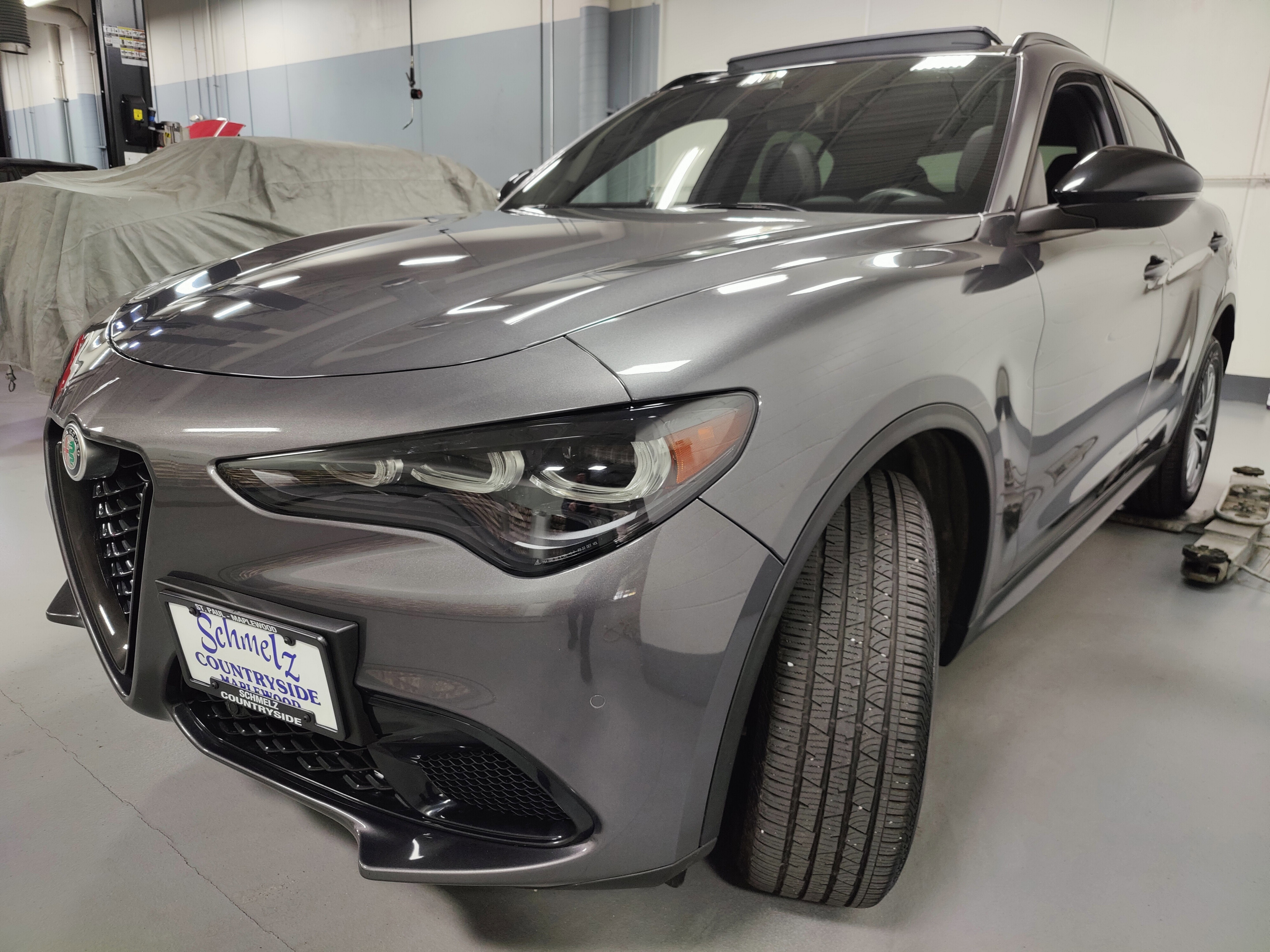 2024 Alfa Romeo Stelvio Q4 AWD w/Sunroof/Nav