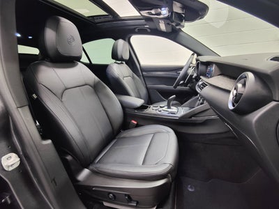 2024 Alfa Romeo Stelvio Q4 AWD w/Sunroof/Nav