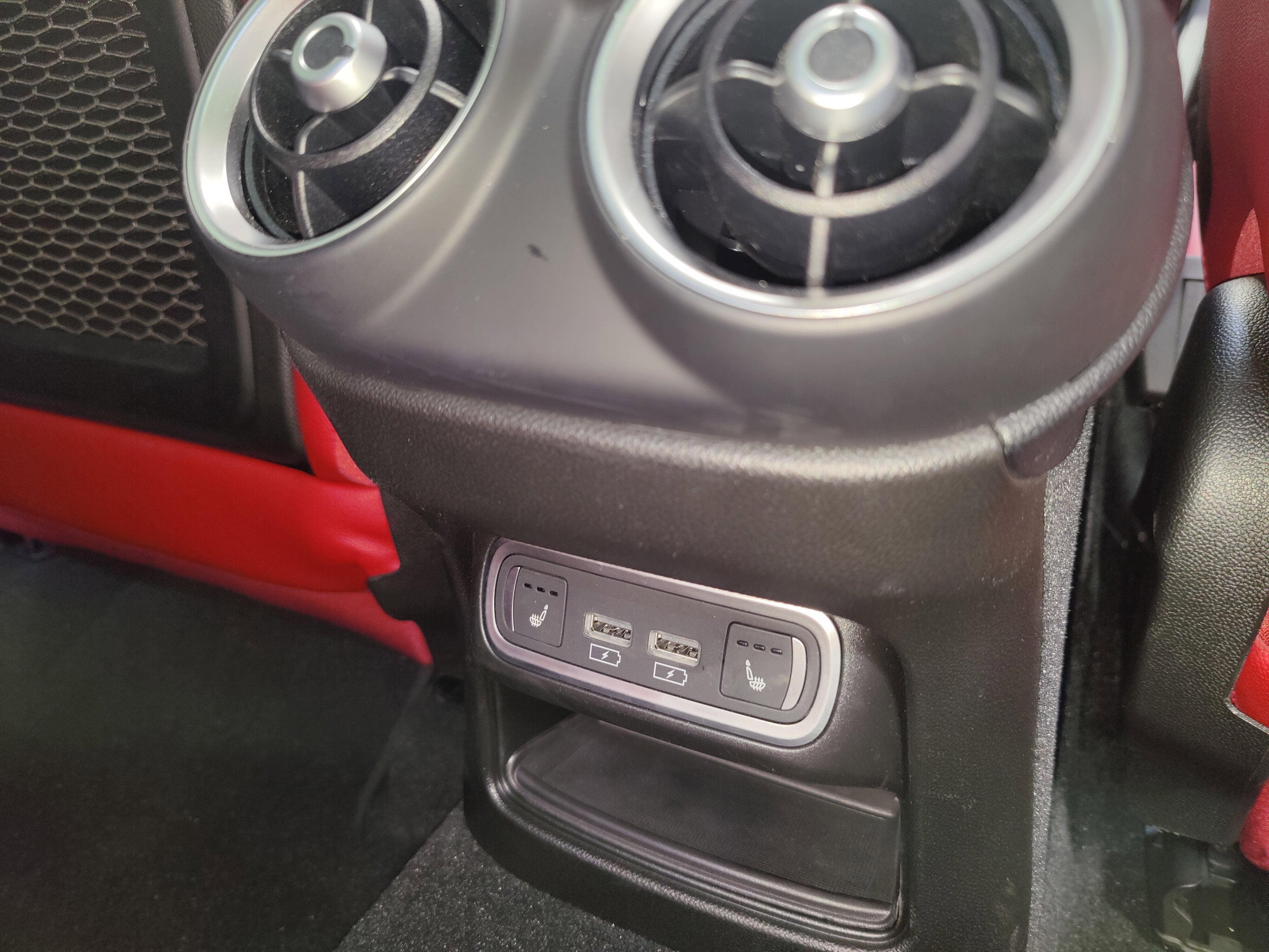 2024 Alfa Romeo Stelvio Sprint AWD w/Sunroof/Nav