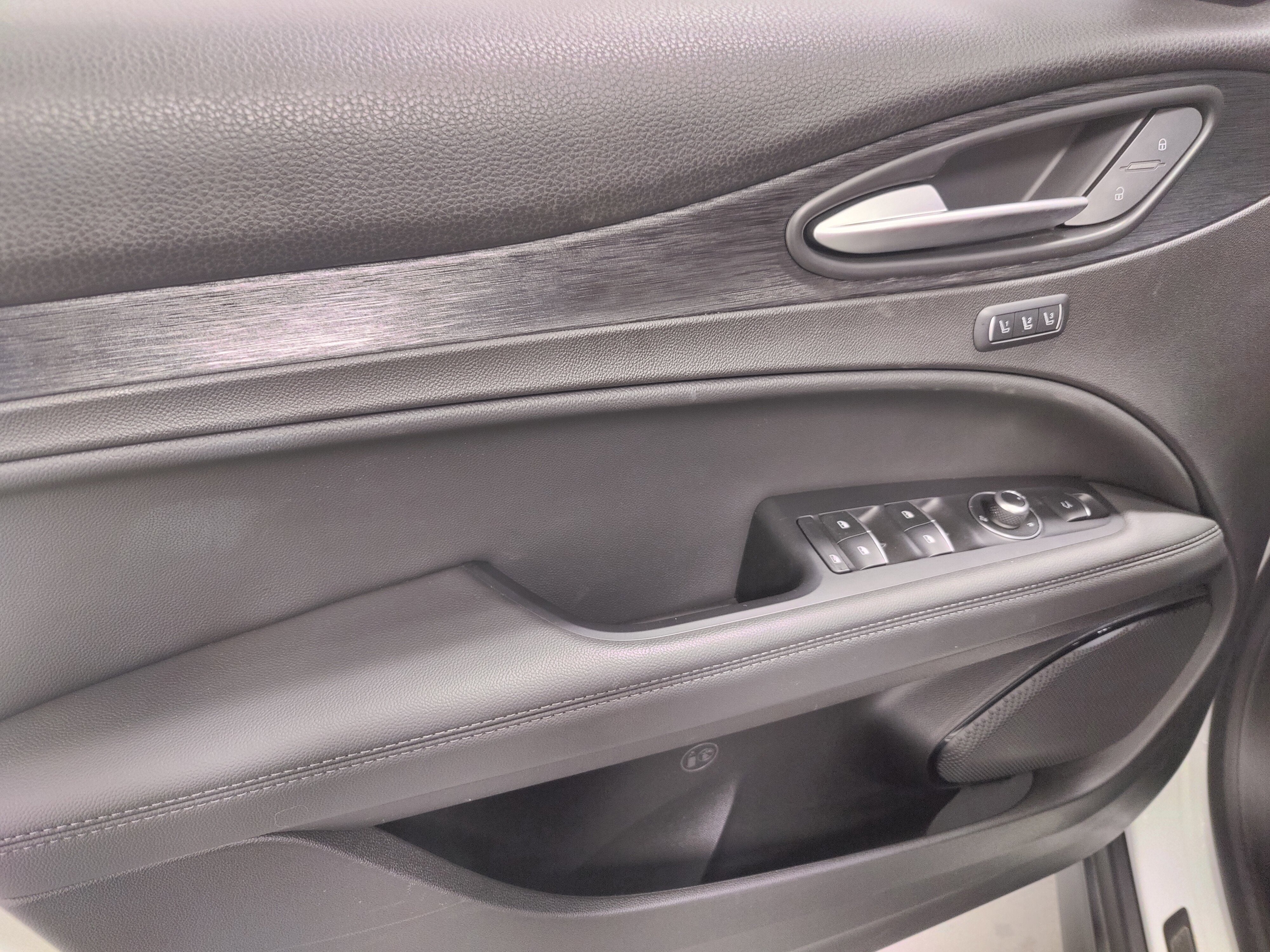 2024 Alfa Romeo Stelvio Sprint AWD w/Sunroof/Nav