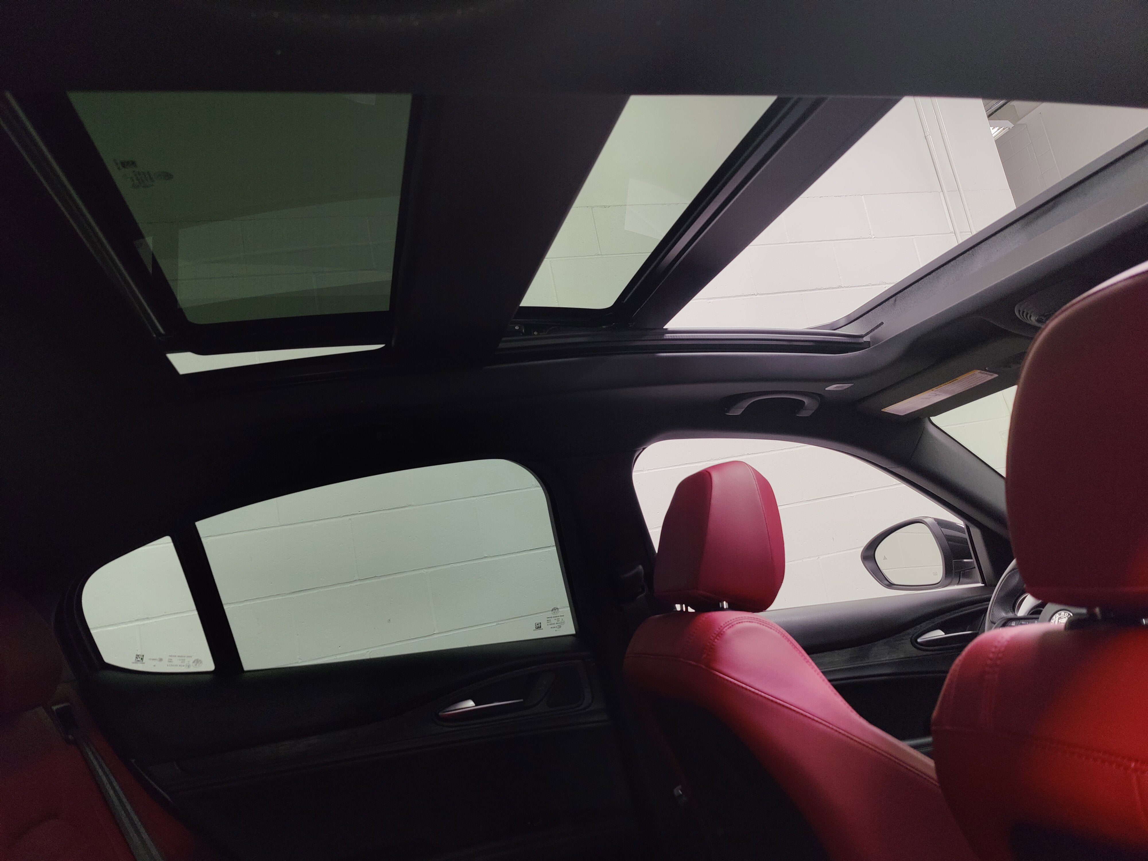 2024 Alfa Romeo Stelvio Sprint AWD w/Sunroof/Nav